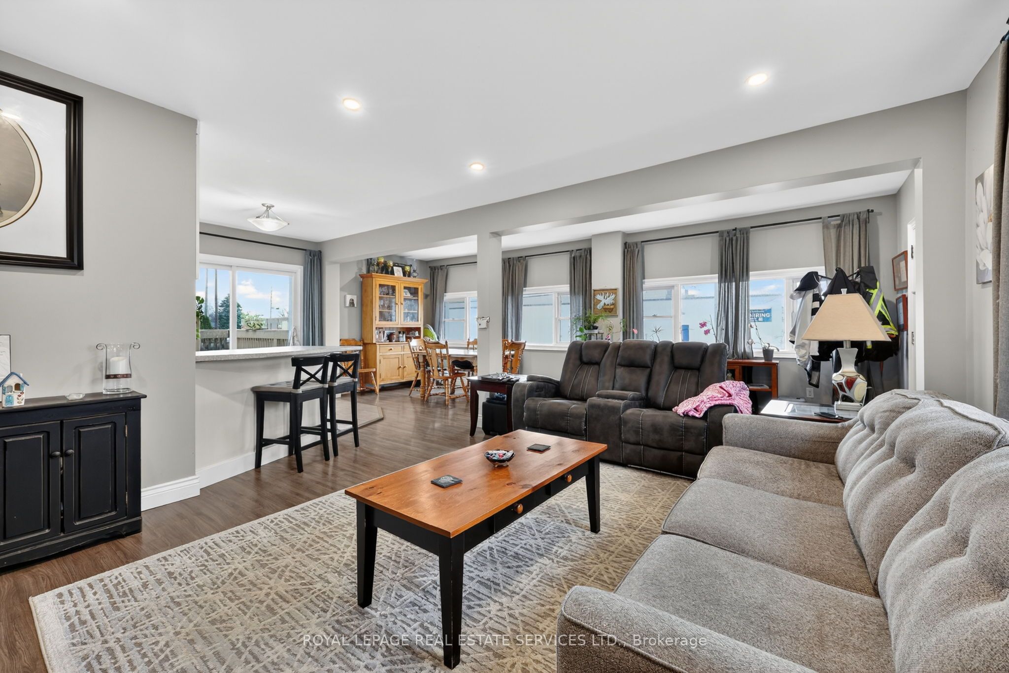 71 Centre Street S Property Photo 8