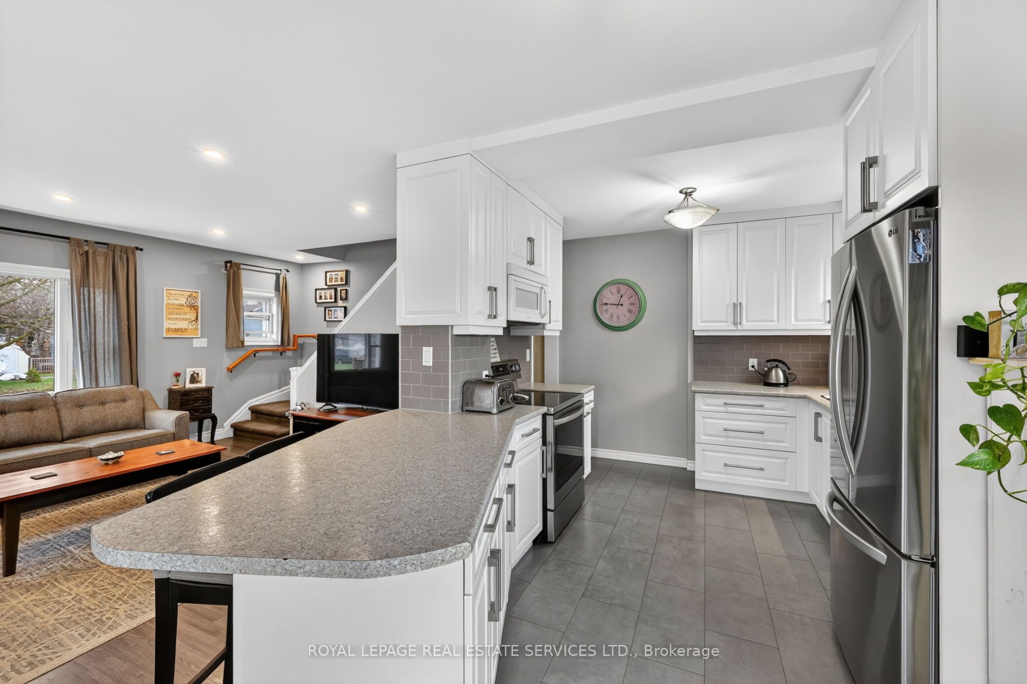 71 Centre Street S Property Photo 13