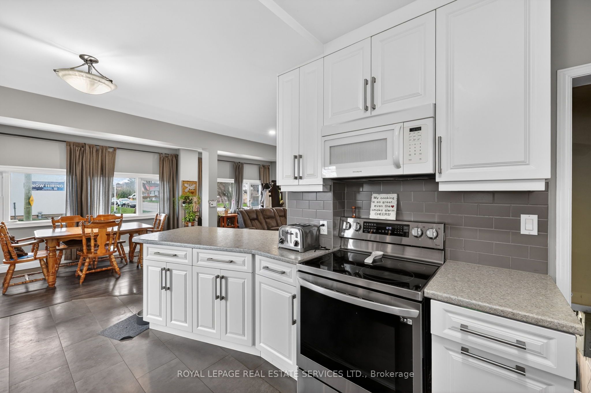 71 Centre Street S Property Photo 17