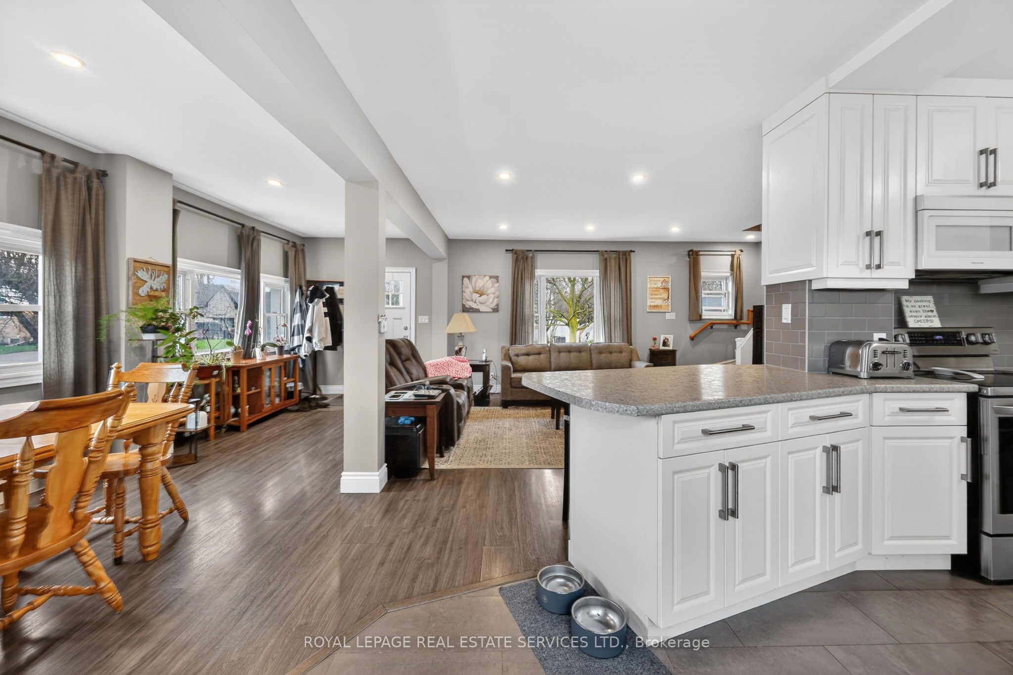 71 Centre Street S Property Photo 18