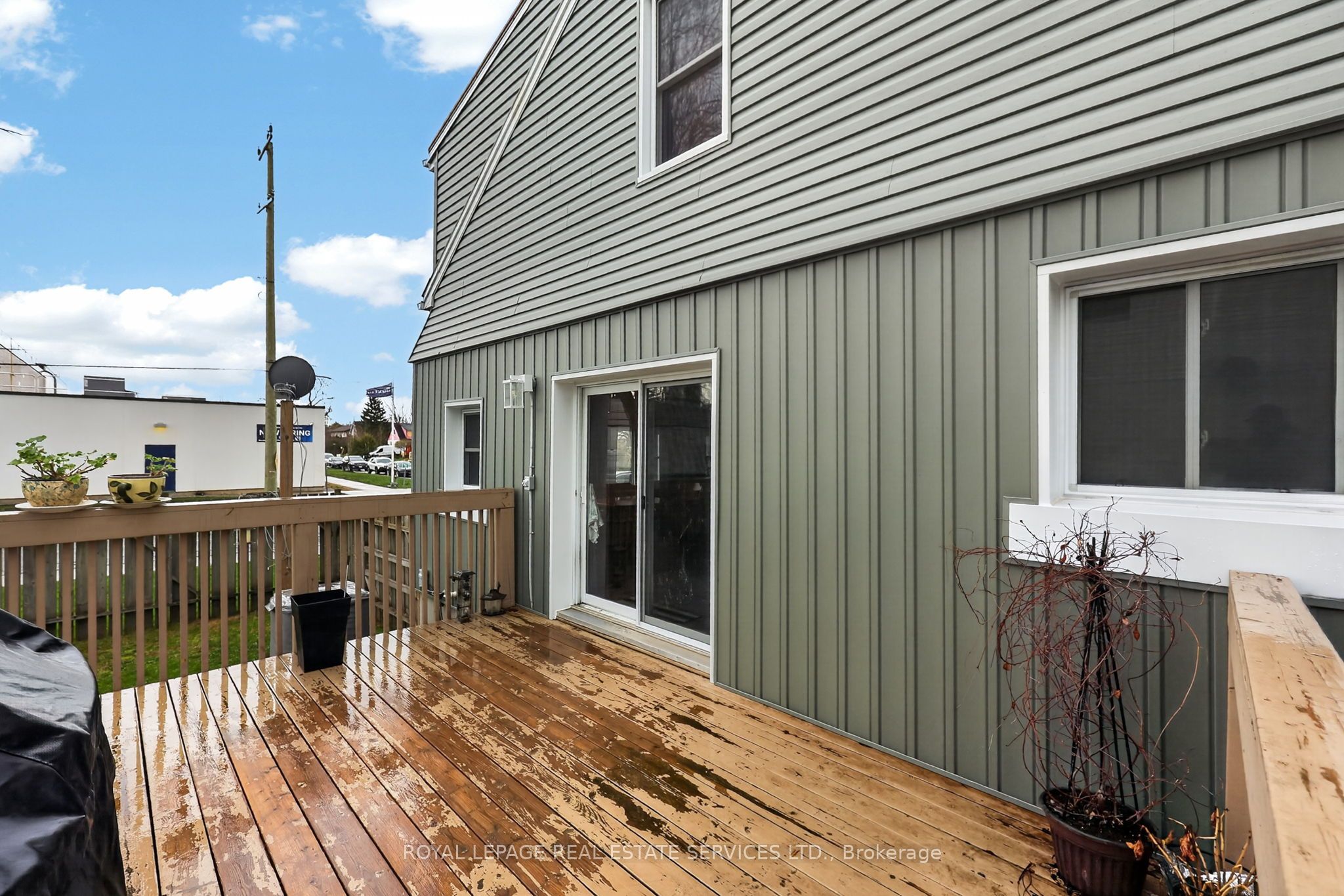 71 Centre Street S Property Photo 26