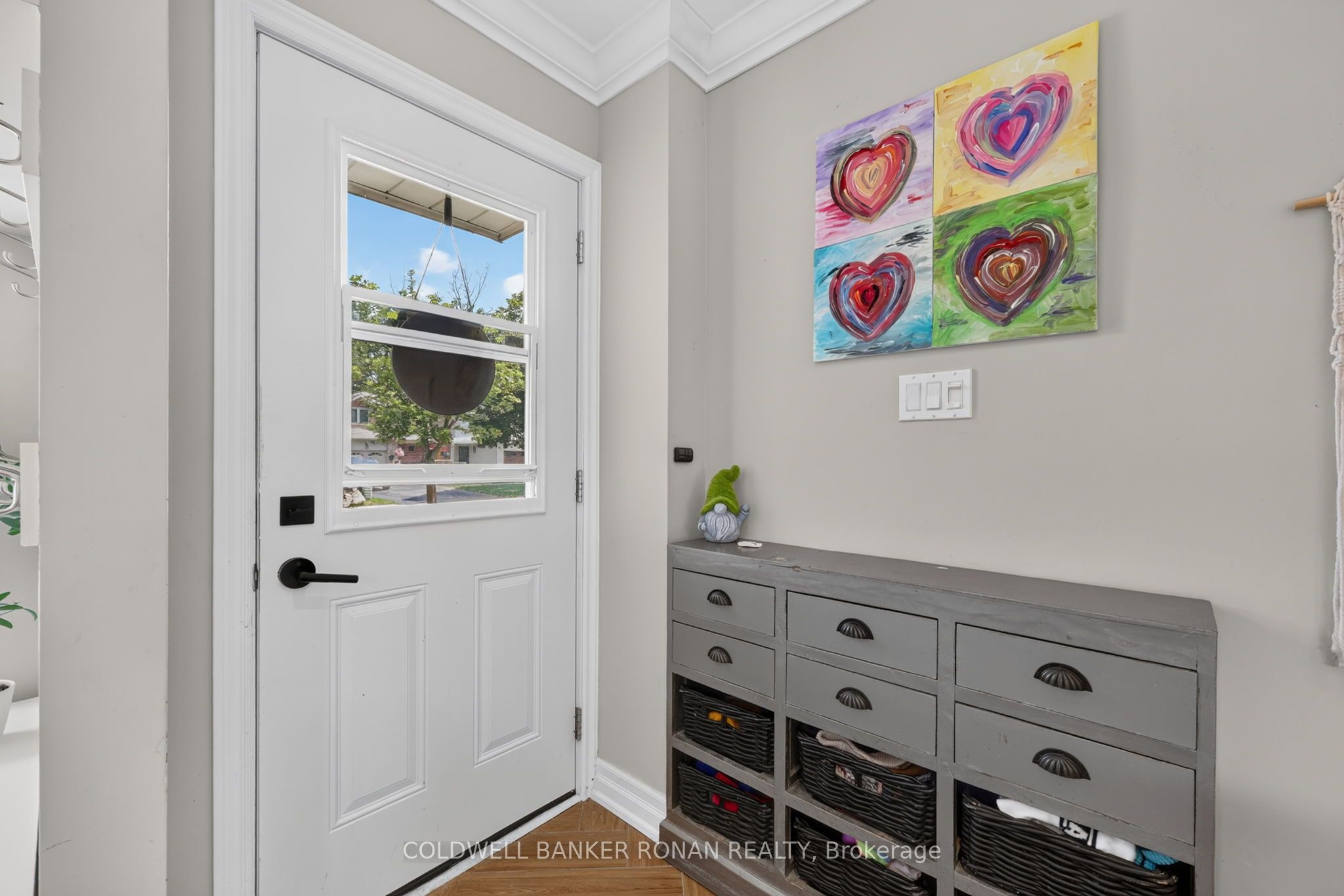 92 Daniele Avenue N Property Photo 3