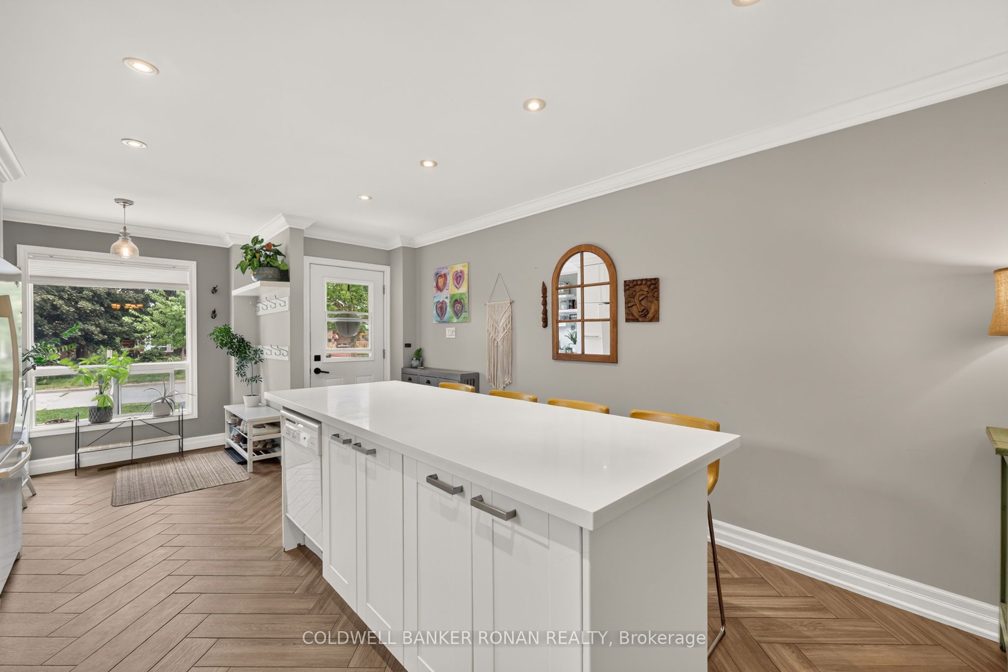 92 Daniele Avenue N Property Photo 7