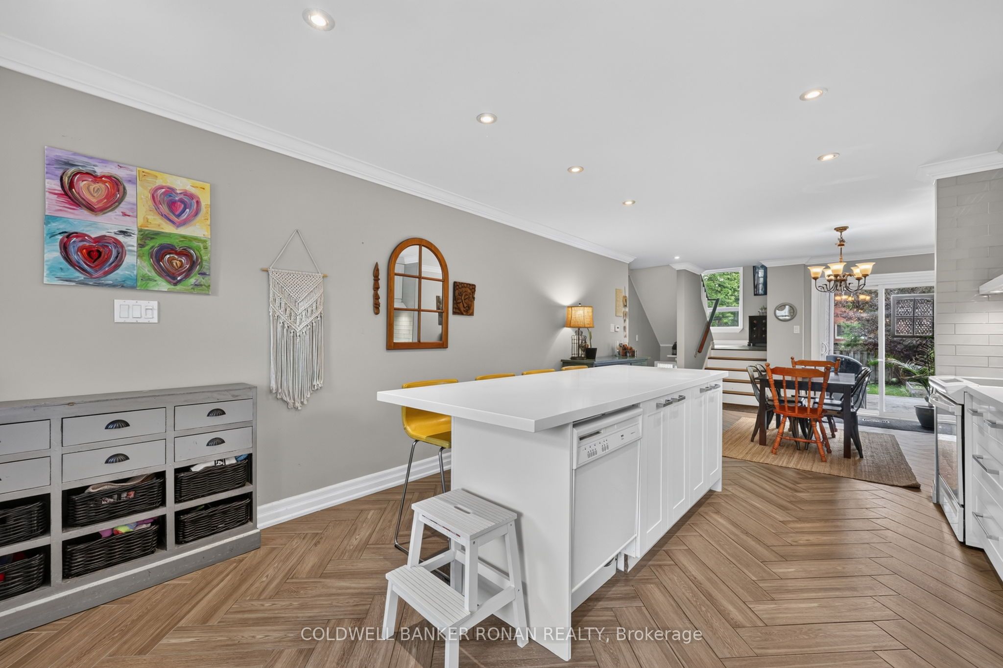 92 Daniele Avenue N Property Photo 10