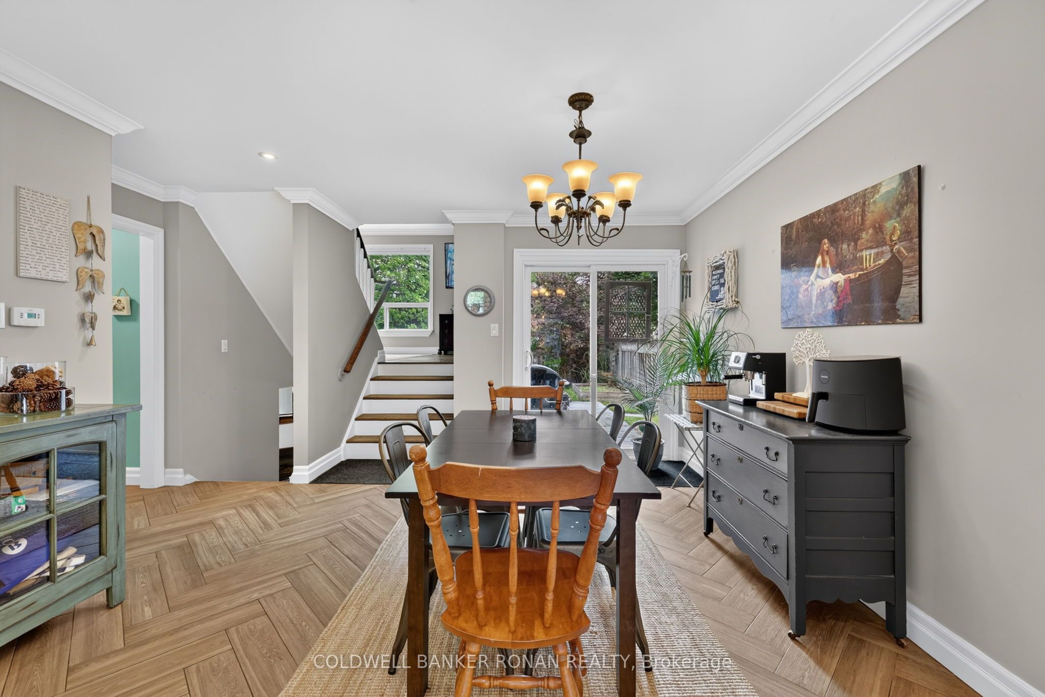 92 Daniele Avenue N Property Photo 12
