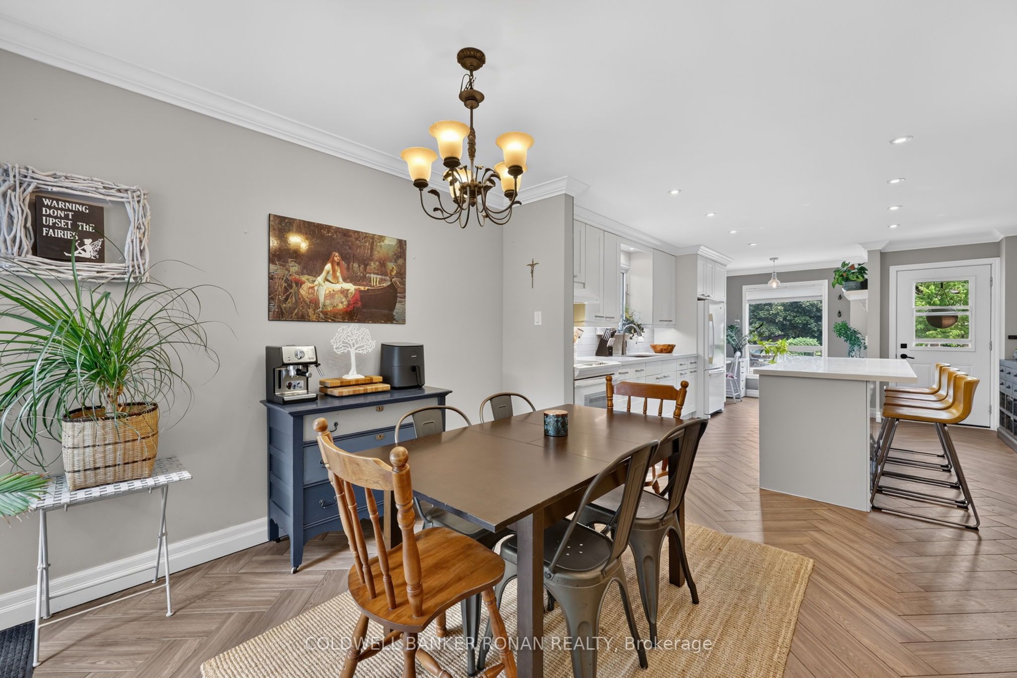92 Daniele Avenue N Property Photo 13