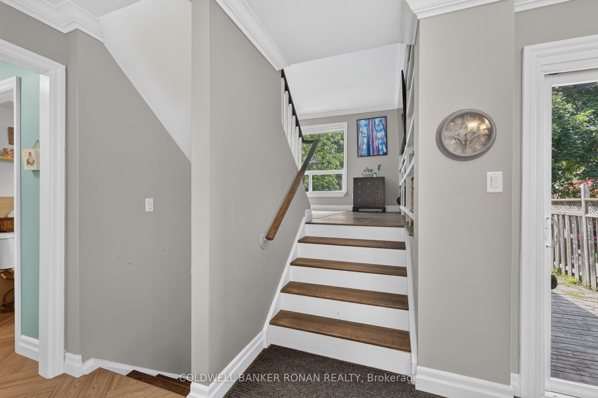 92 Daniele Avenue N Property Photo 16