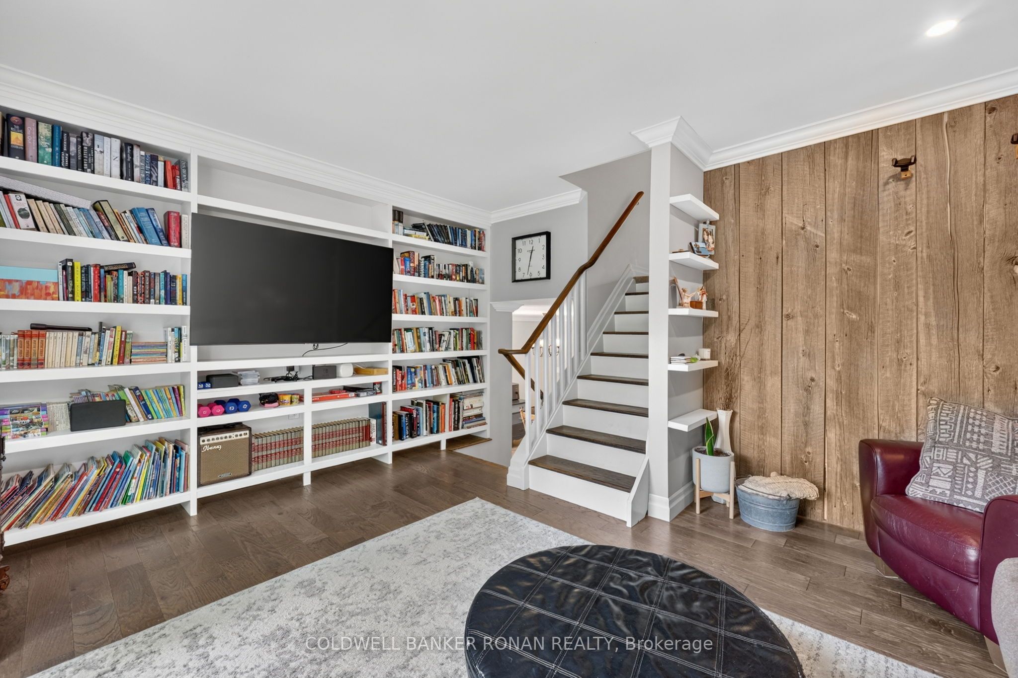 92 Daniele Avenue N Property Photo 19