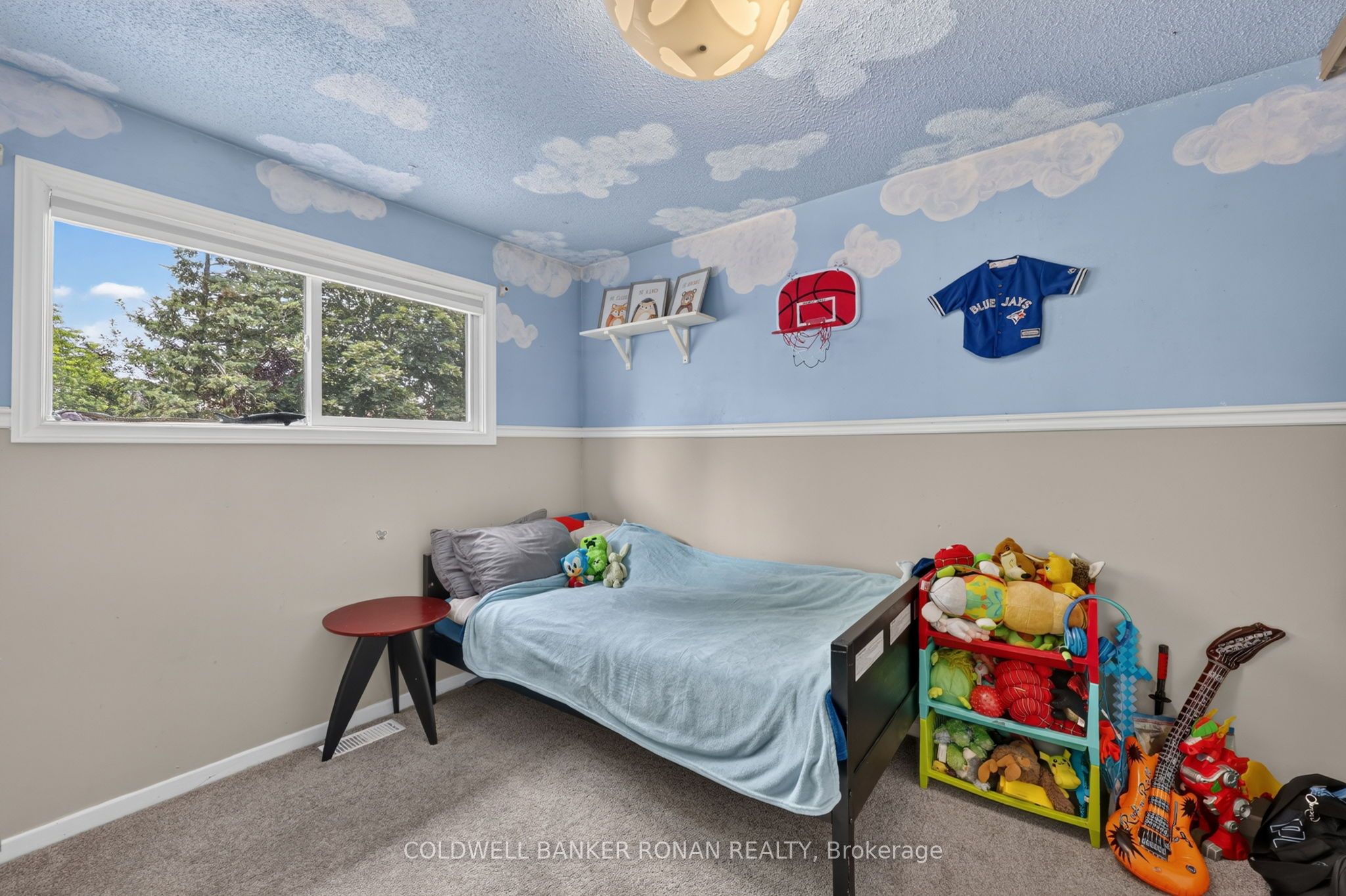 92 Daniele Avenue N Property Photo 21