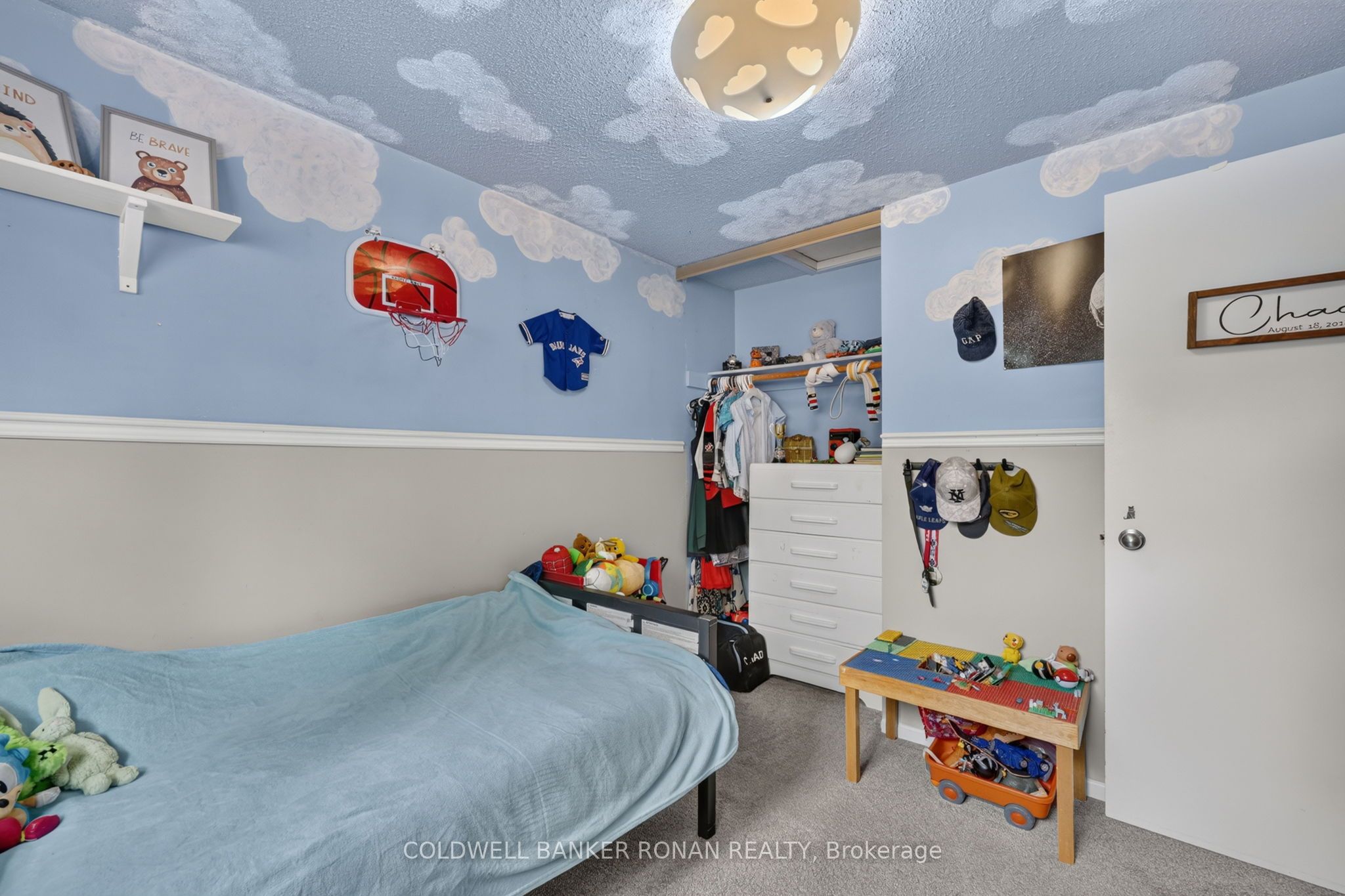 92 Daniele Avenue N Property Photo 22