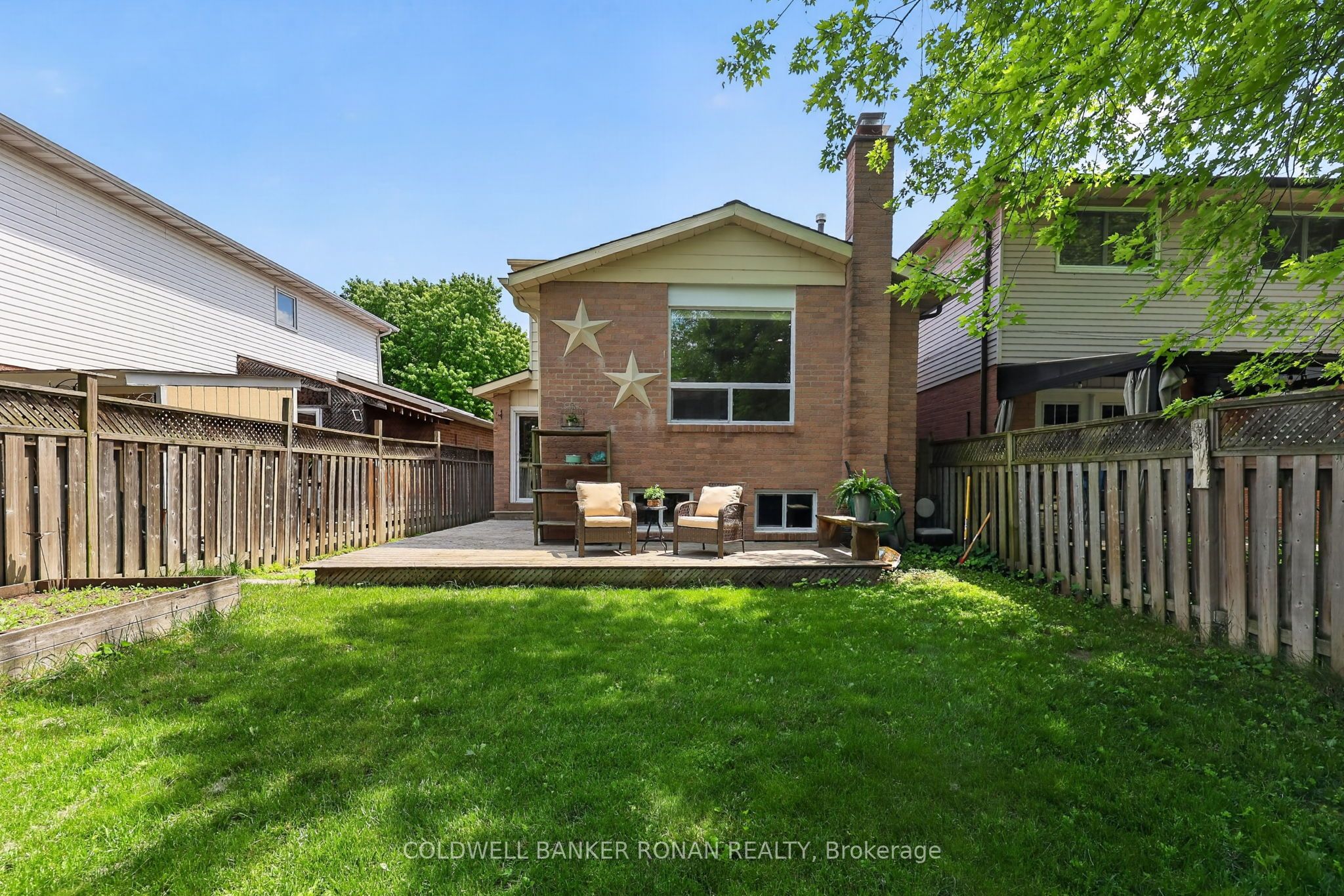 92 Daniele Avenue N Property Photo 37