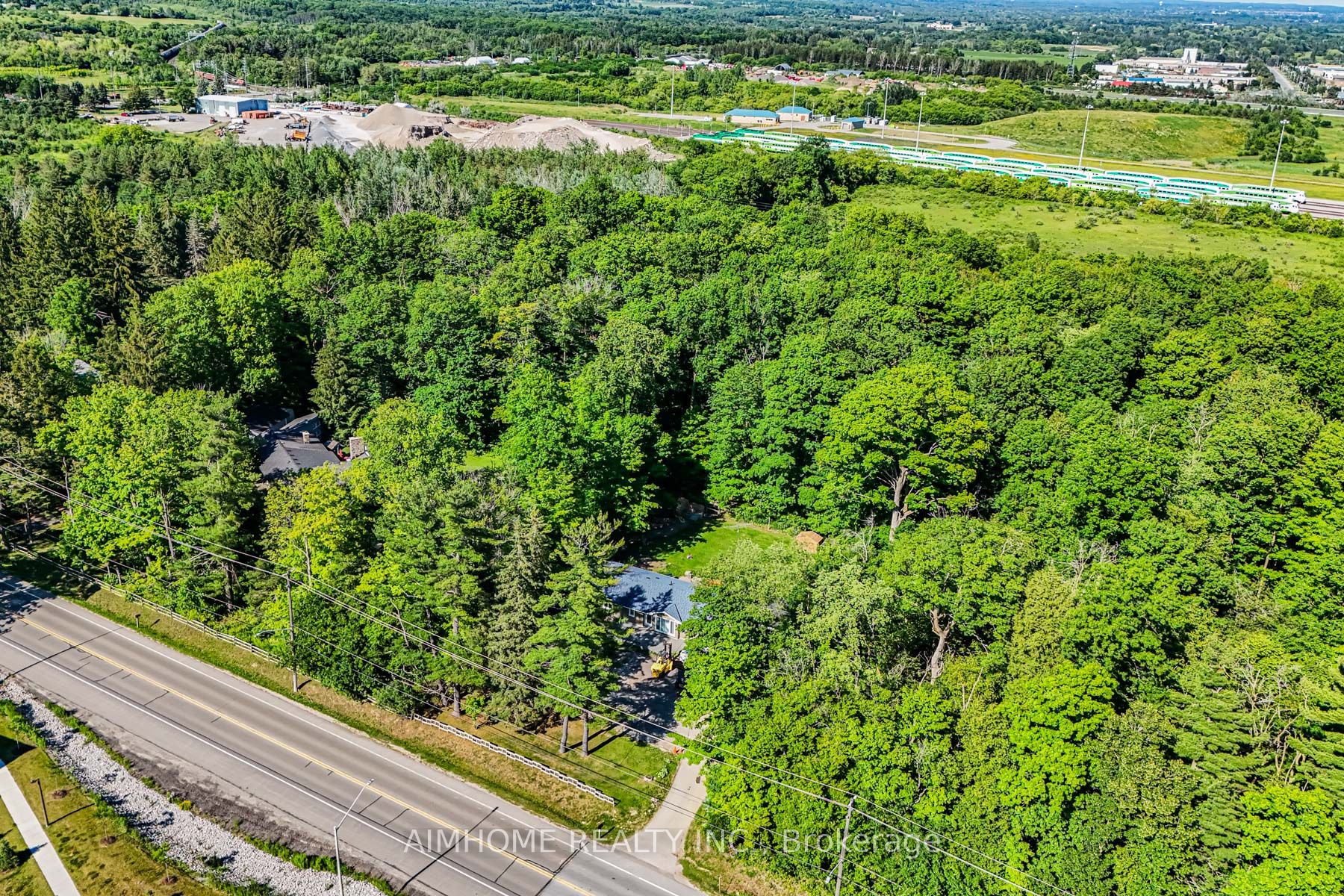 12827 Leslie Street Property Photo 6