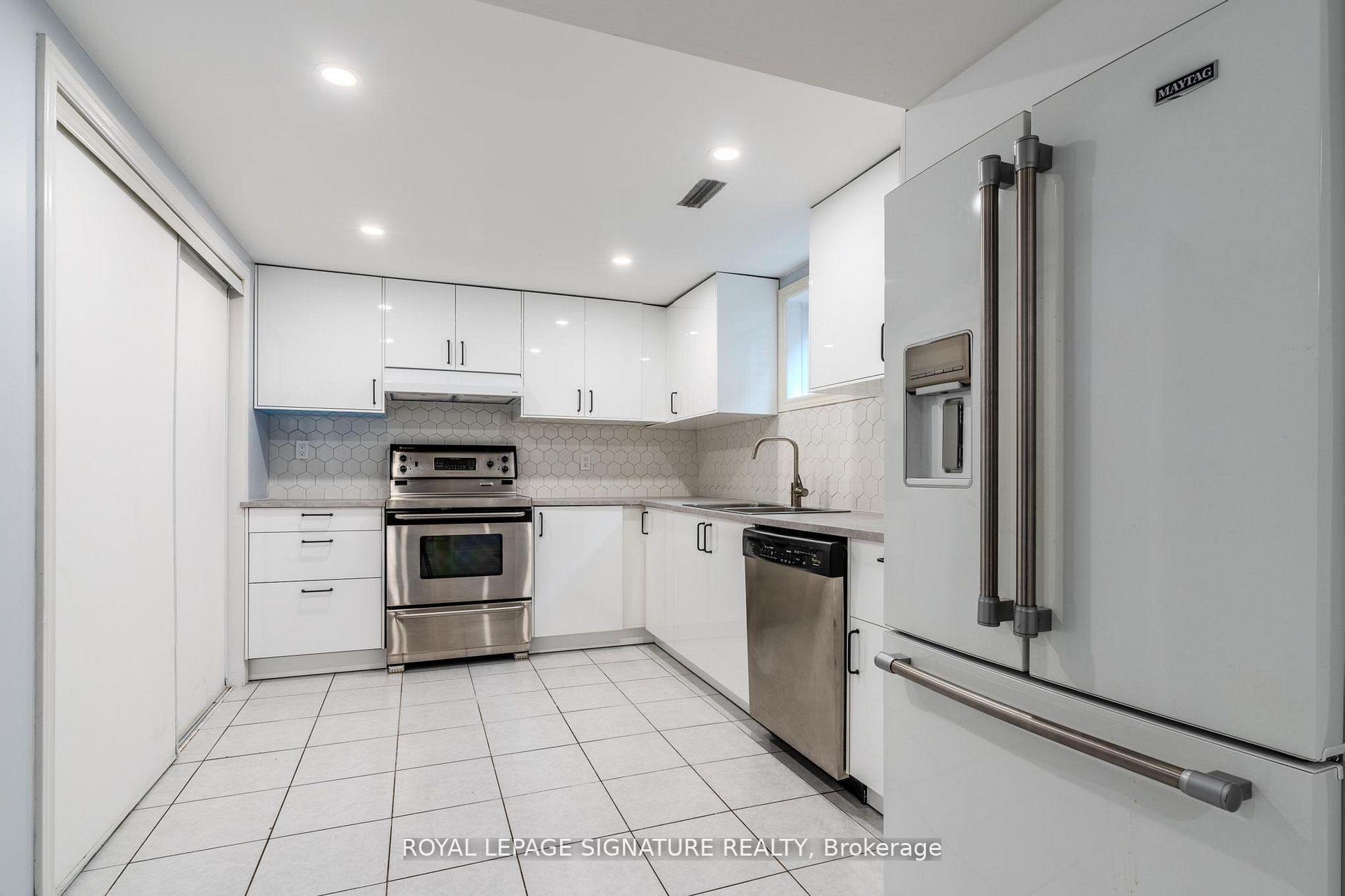 6 Robert Street Property Photo 3