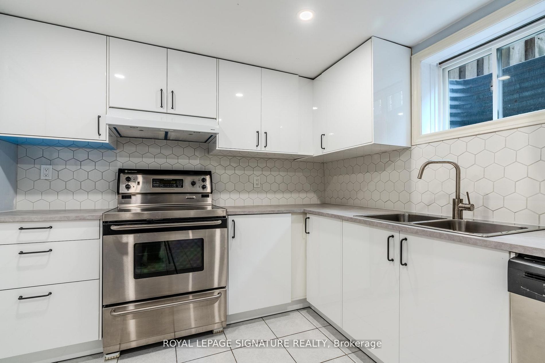 6 Robert Street Property Photo 5