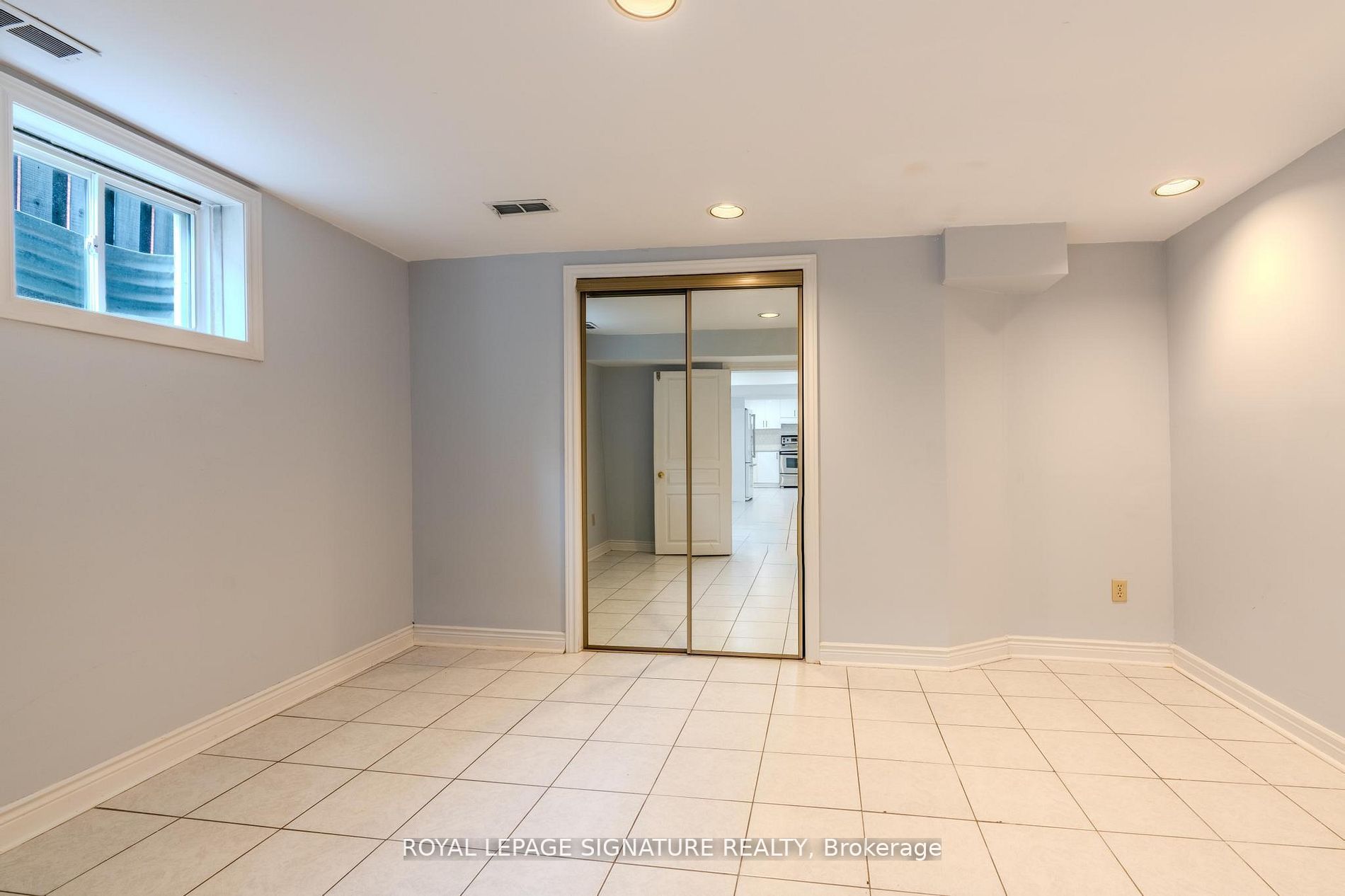 6 Robert Street Property Photo 11