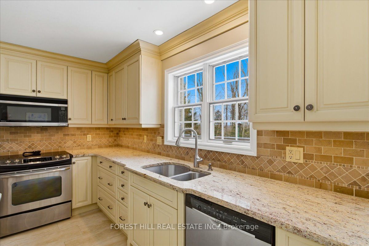 1836 Quantz Crescent Property Photo 4