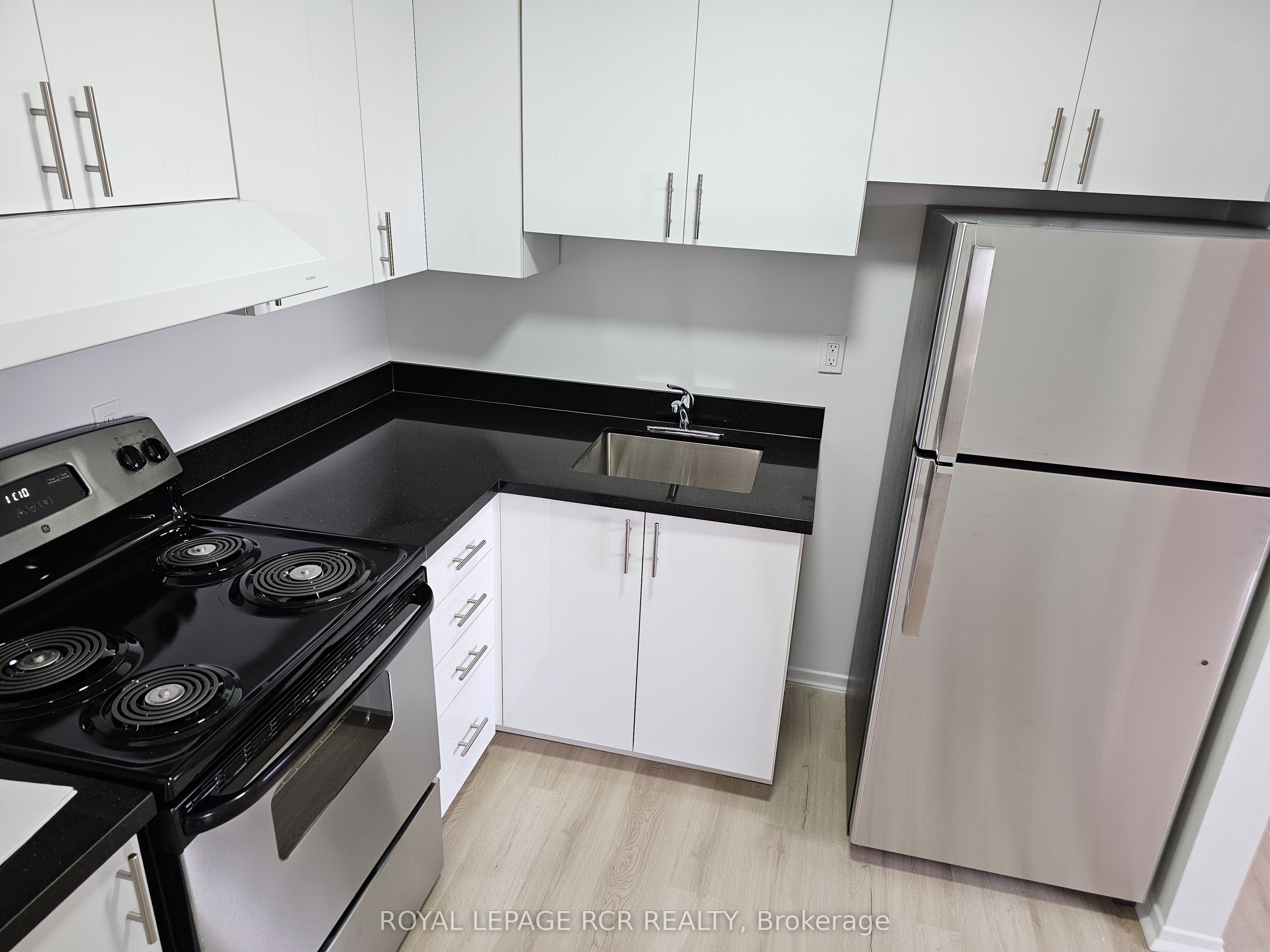 2 Orchard Heights Boulevard 222 Property Photo 8