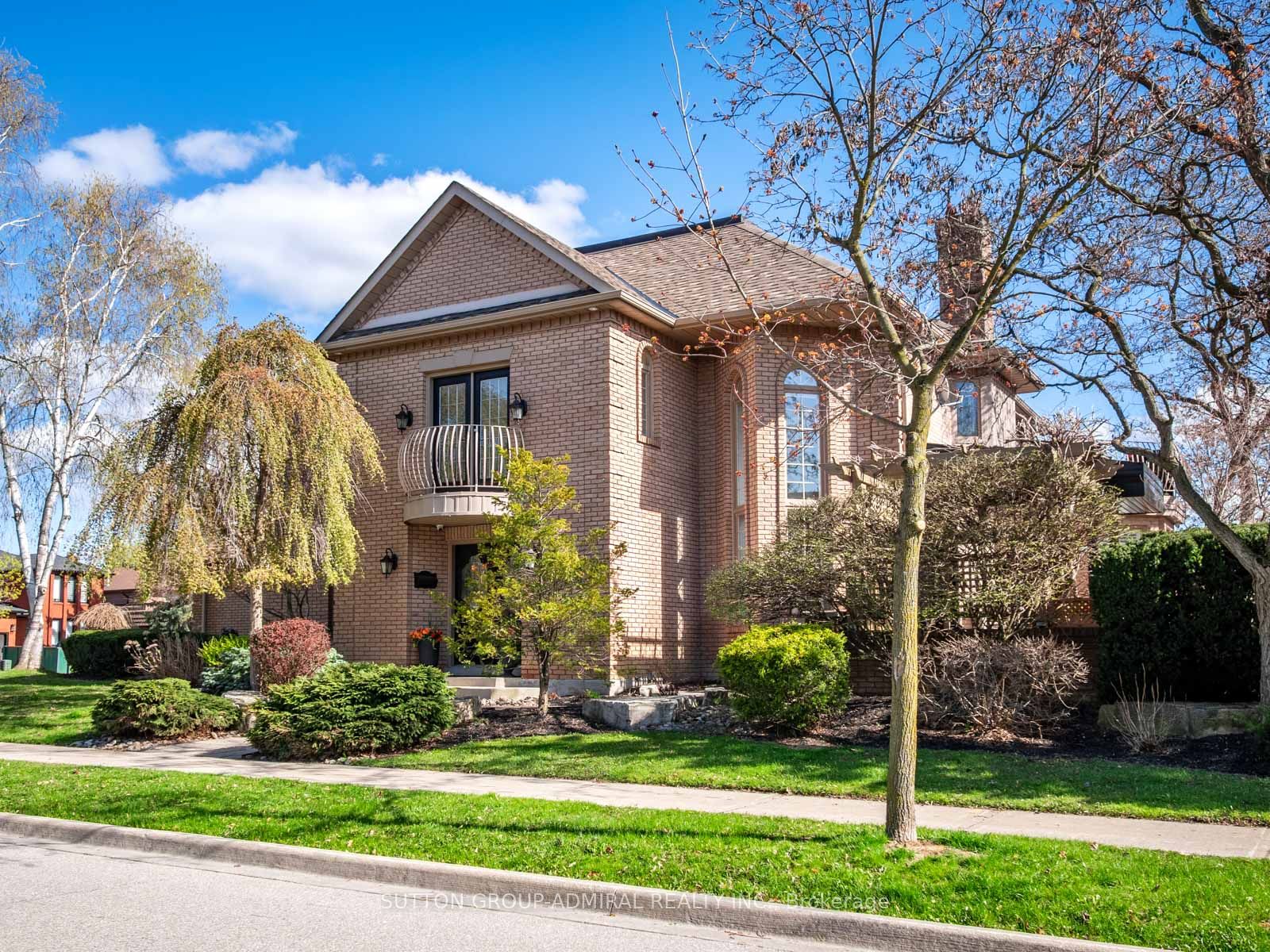 6 Colton Crescent S Property Photo 1