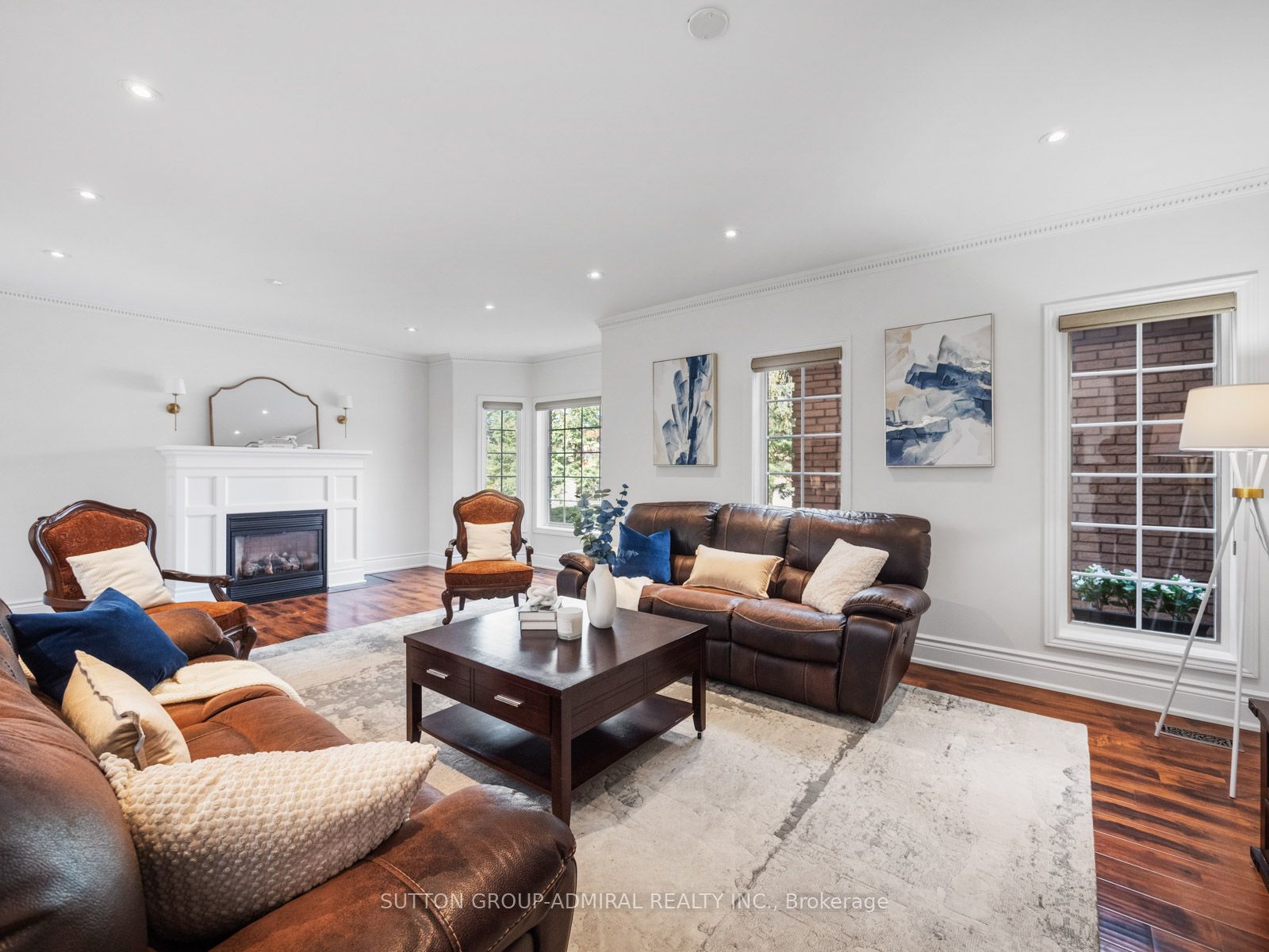6 Colton Crescent S Property Photo 8