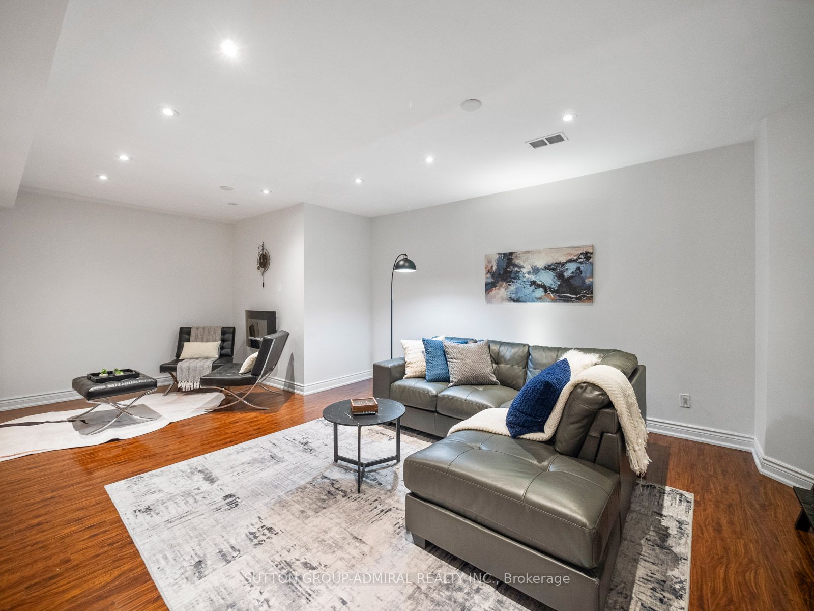 6 Colton Crescent S Property Photo 34