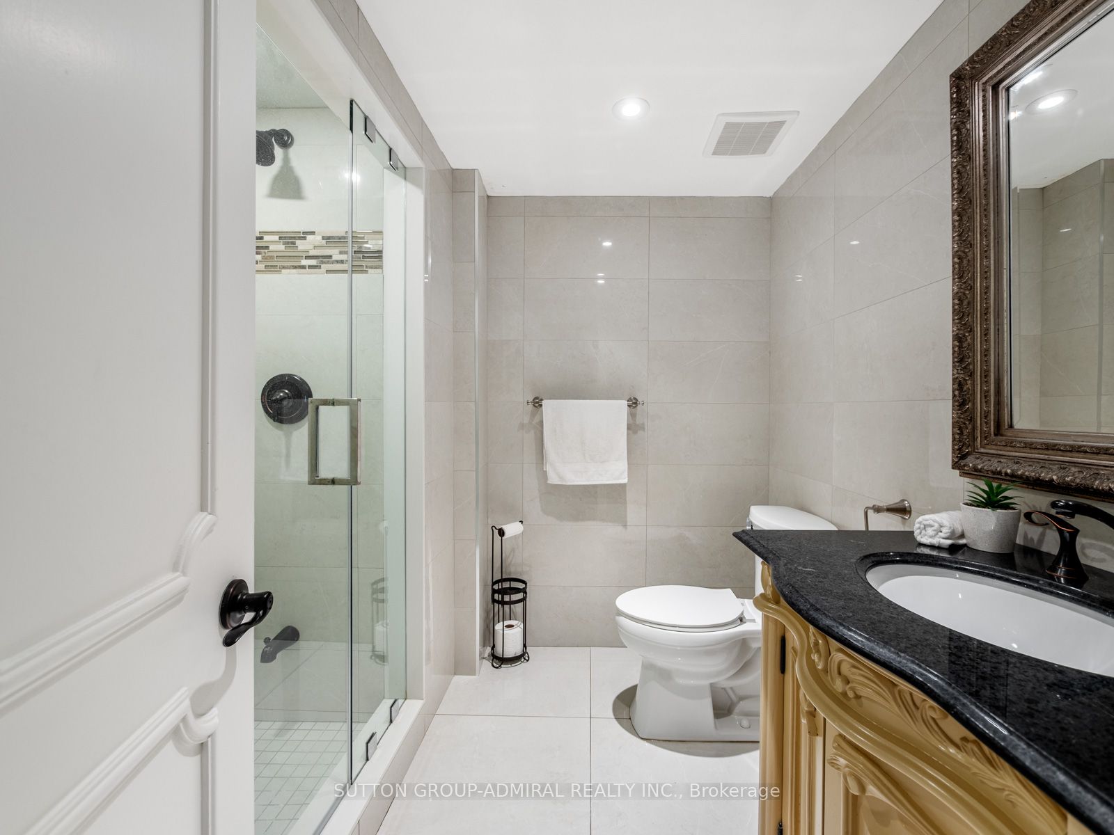 6 Colton Crescent S Property Photo 40