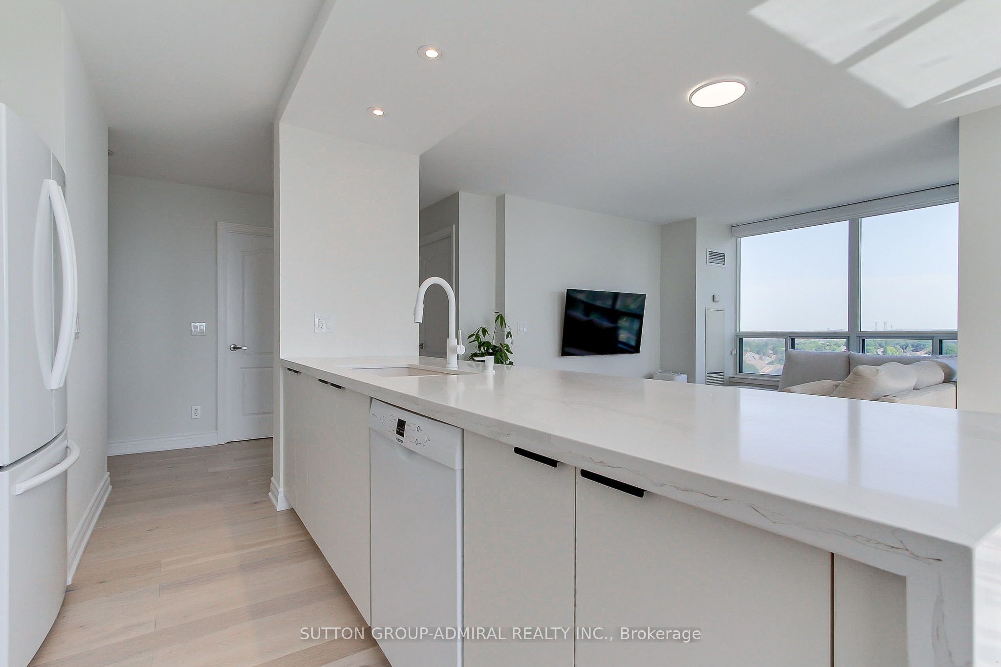 50 Disera Drive 905 Property Photo 13