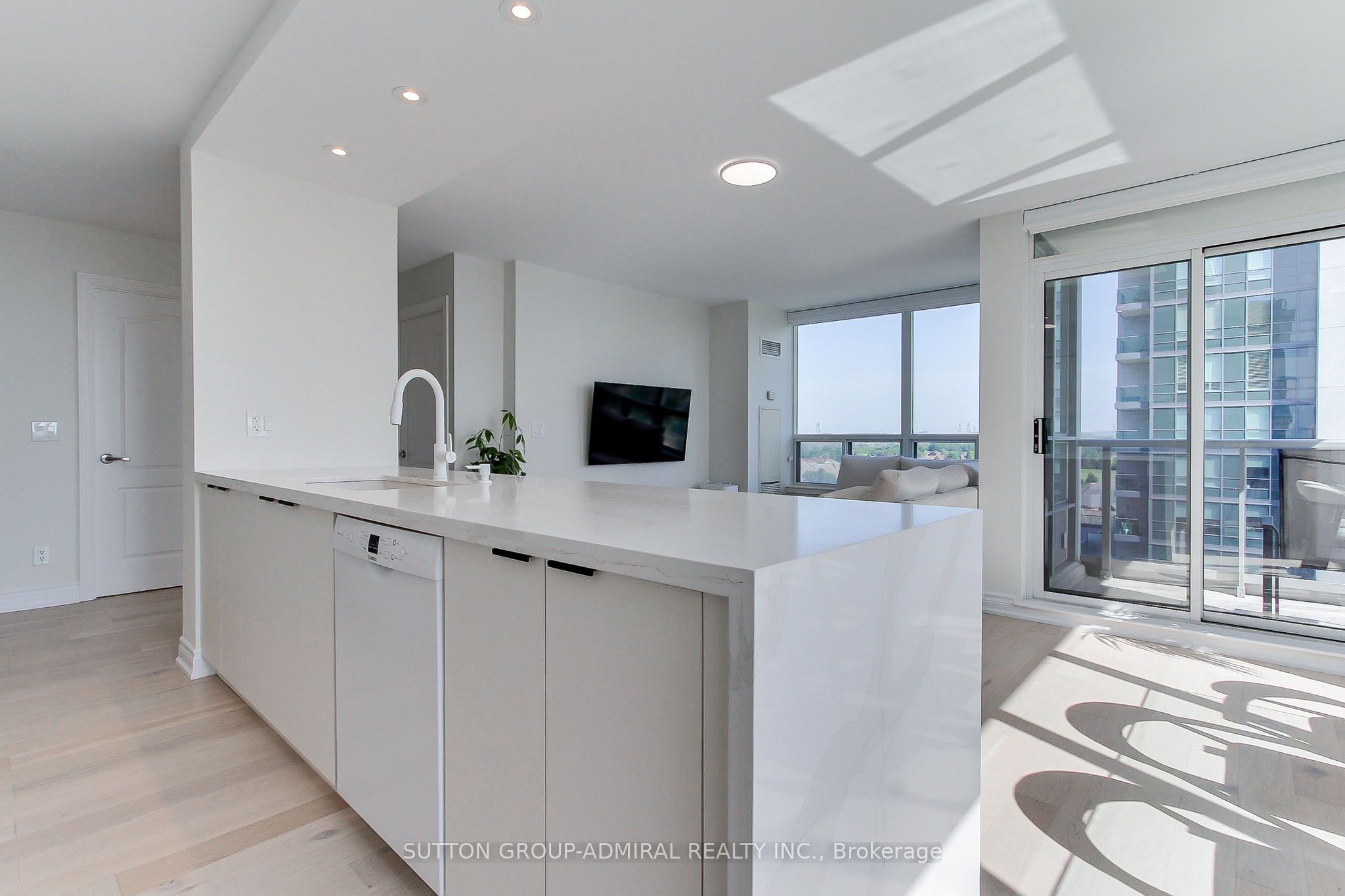 50 Disera Drive 905 Property Photo 14