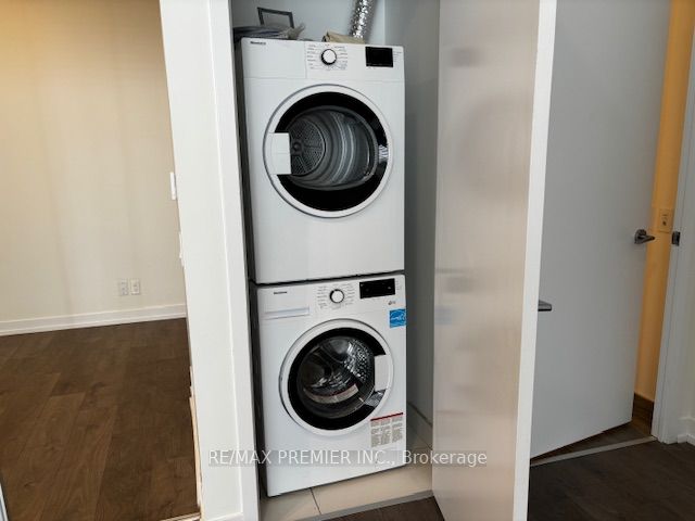 7 Buttermill Avenue Th 20 Property Photo 6