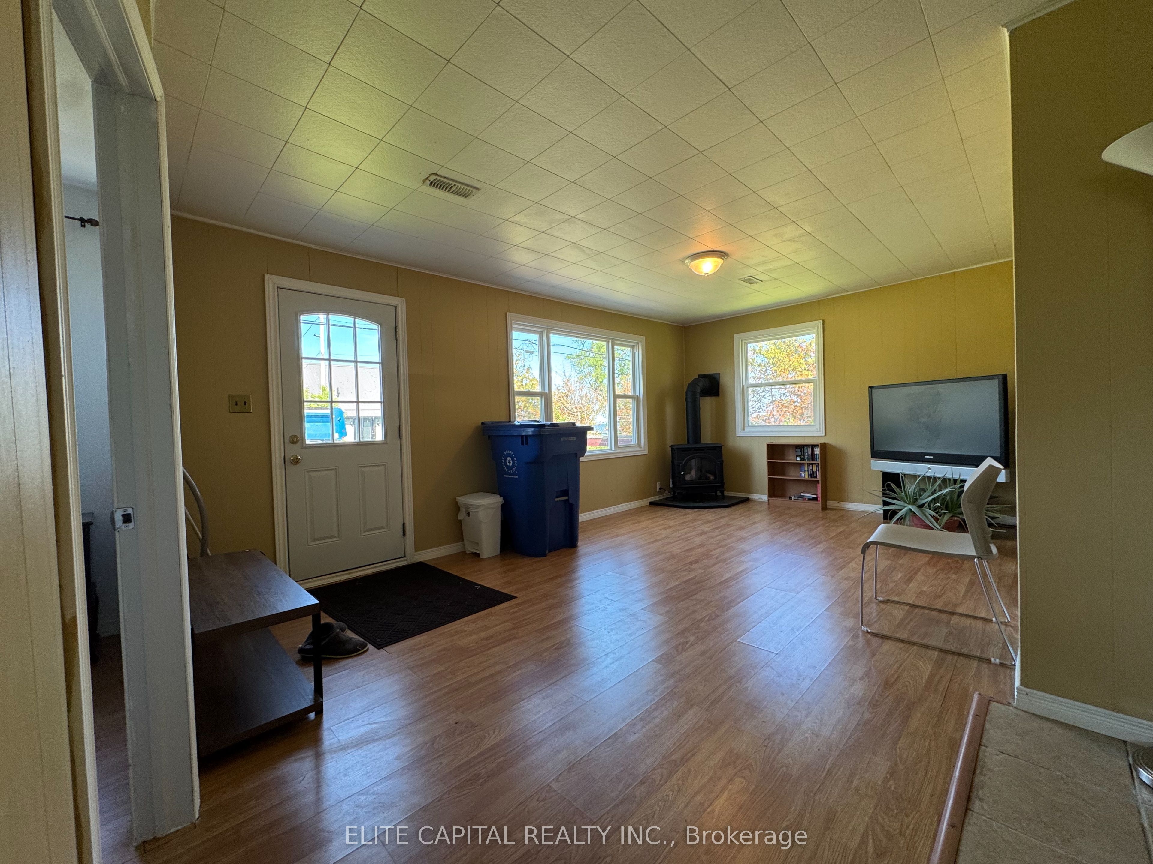 9 Lambrook Drive Property Photo 3
