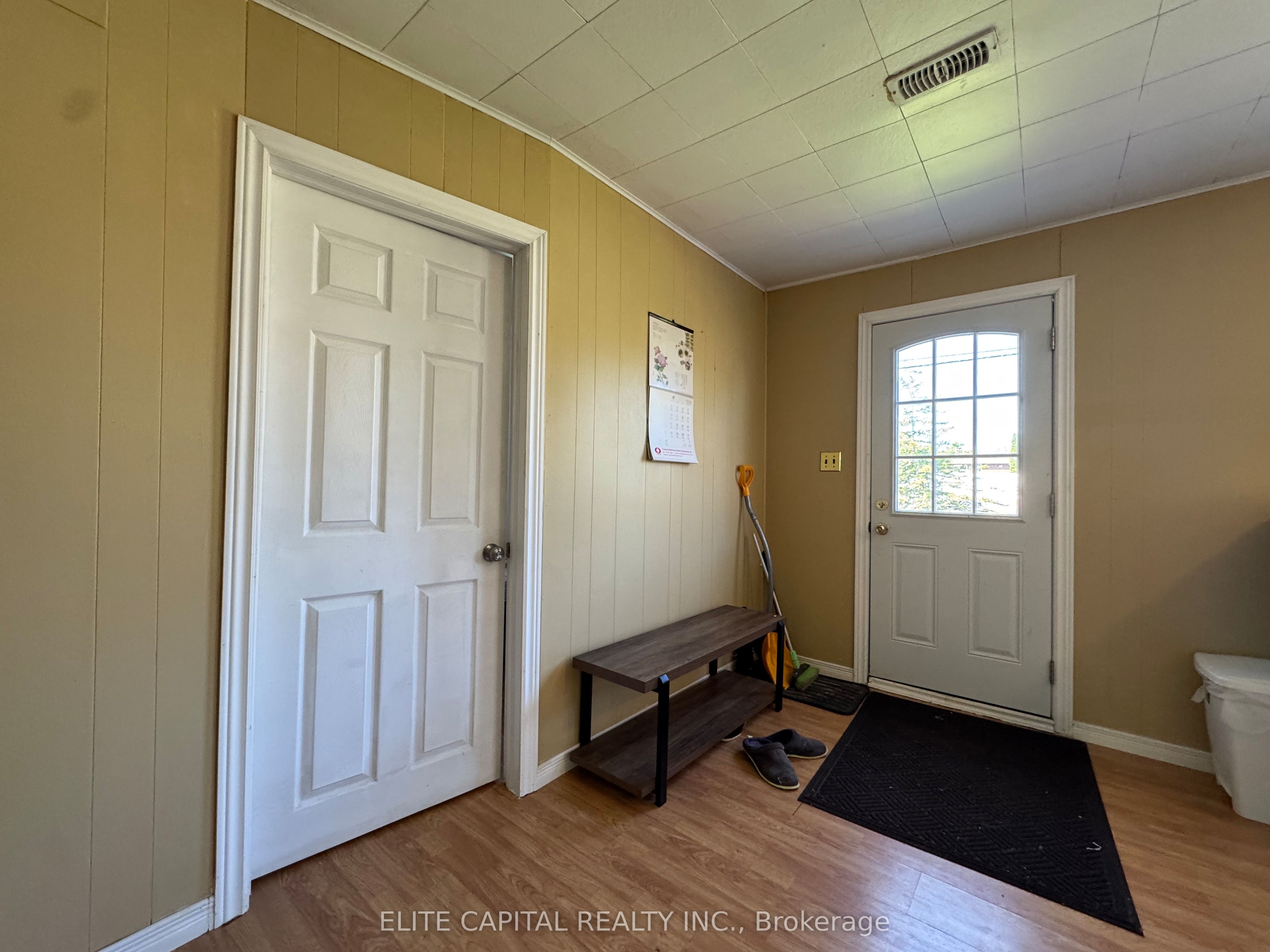 9 Lambrook Drive Property Photo 4
