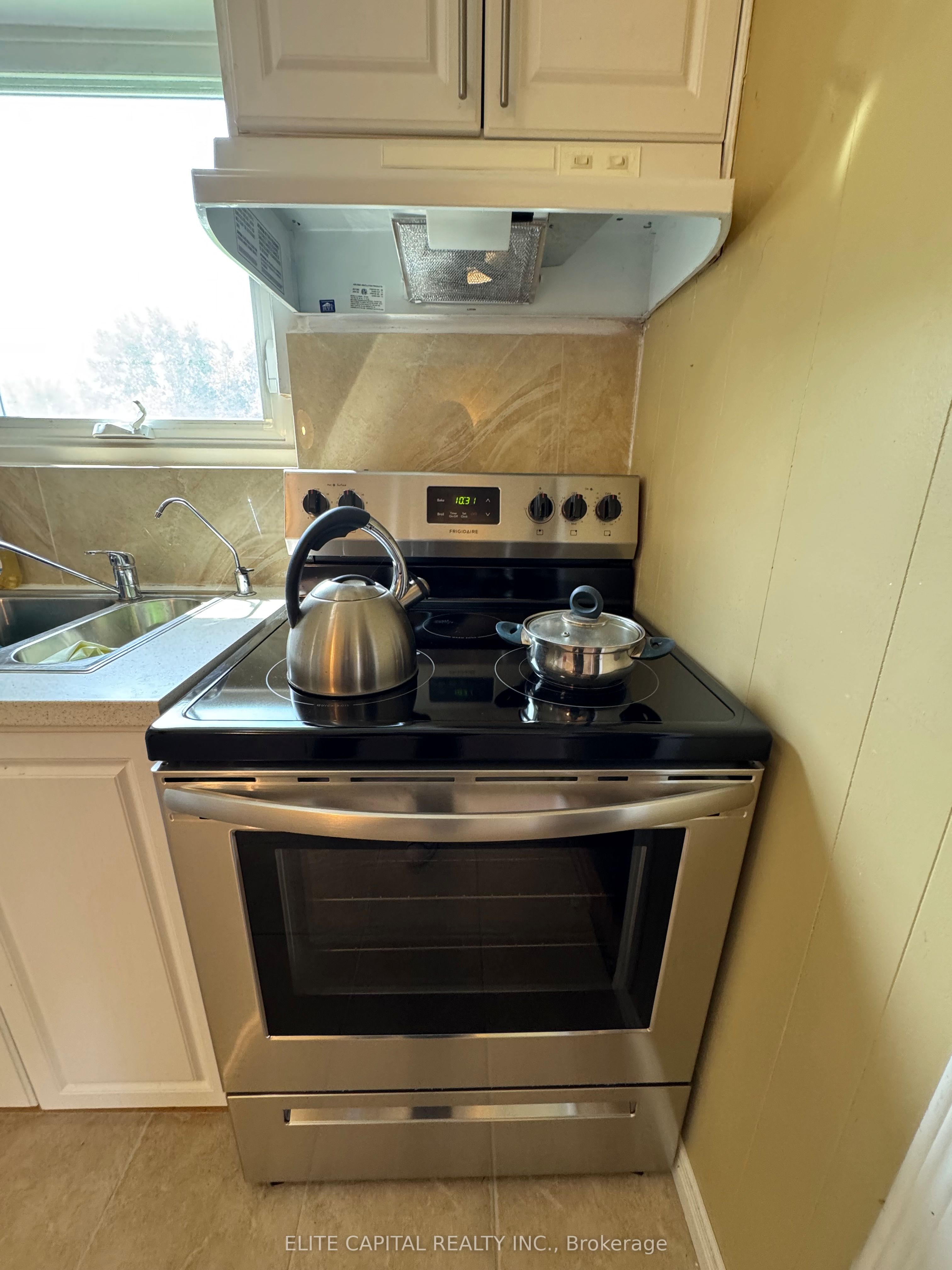 9 Lambrook Drive Property Photo 10