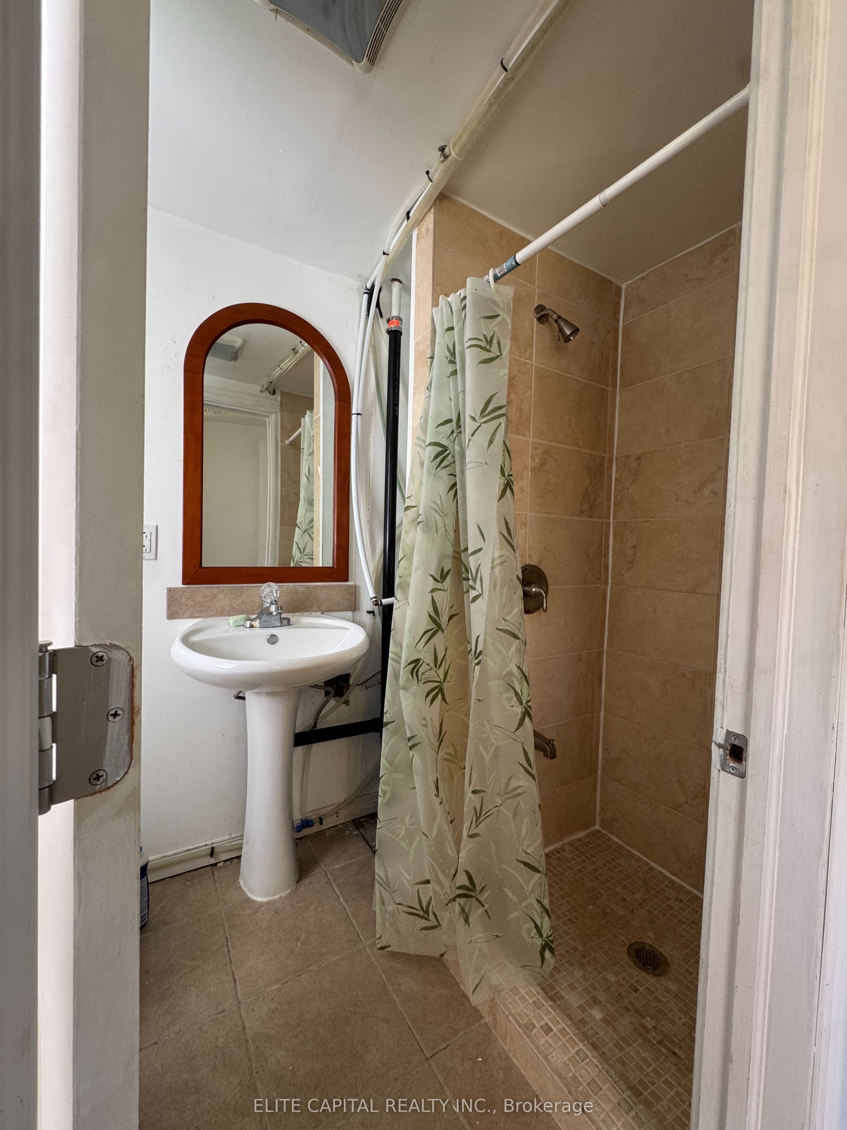9 Lambrook Drive Property Photo 11