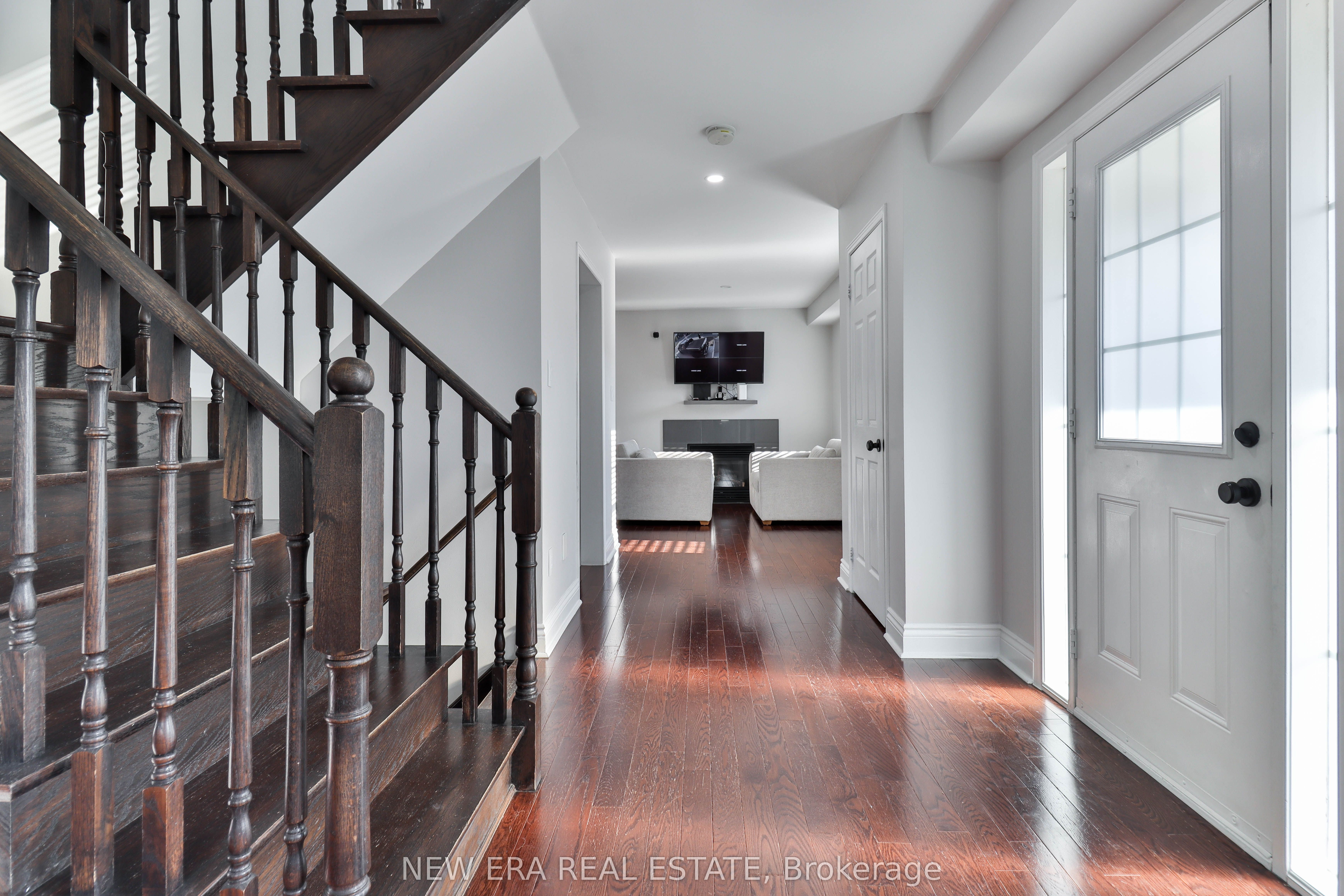 331 Davos Road Property Photo 8