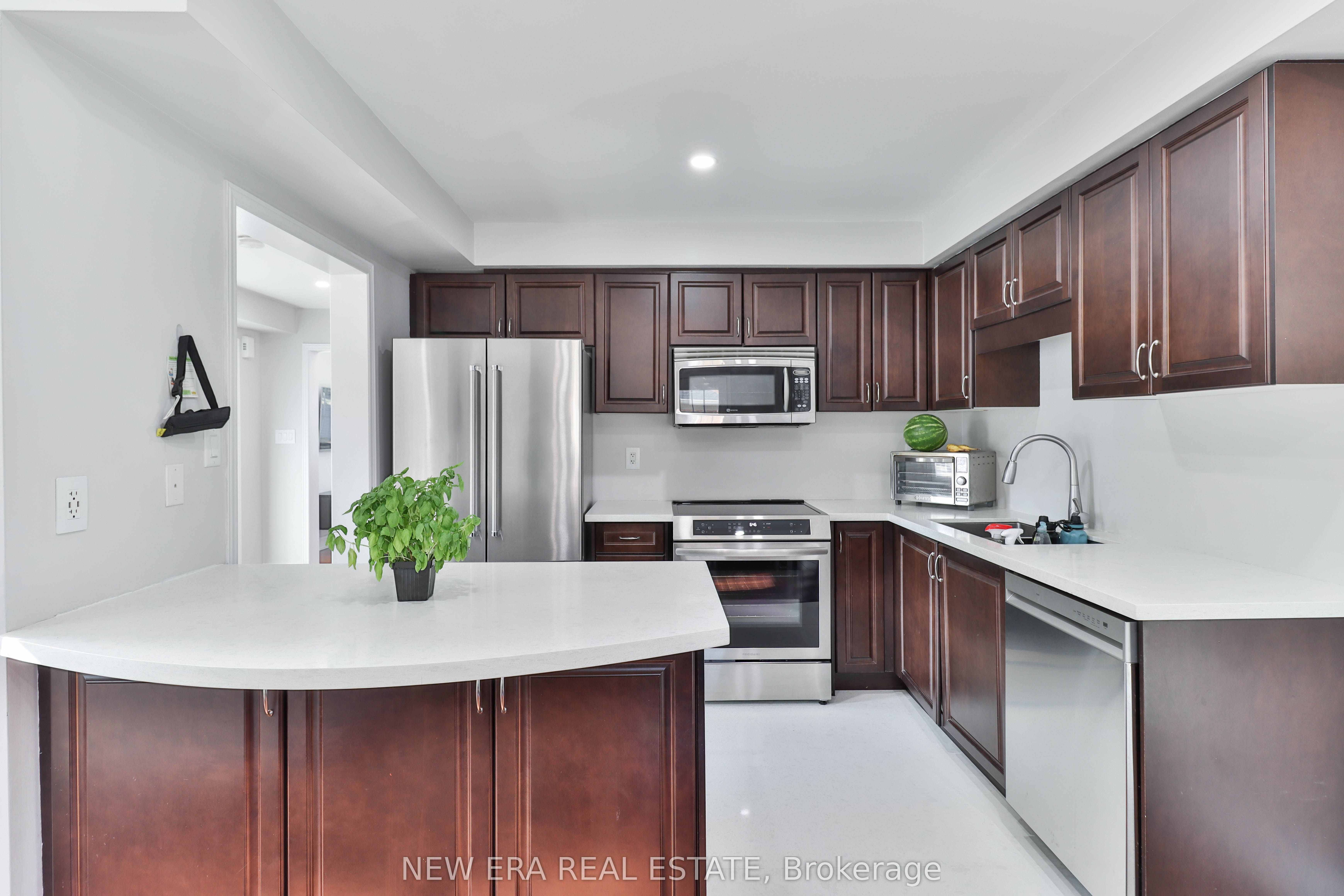 331 Davos Road Property Photo 9