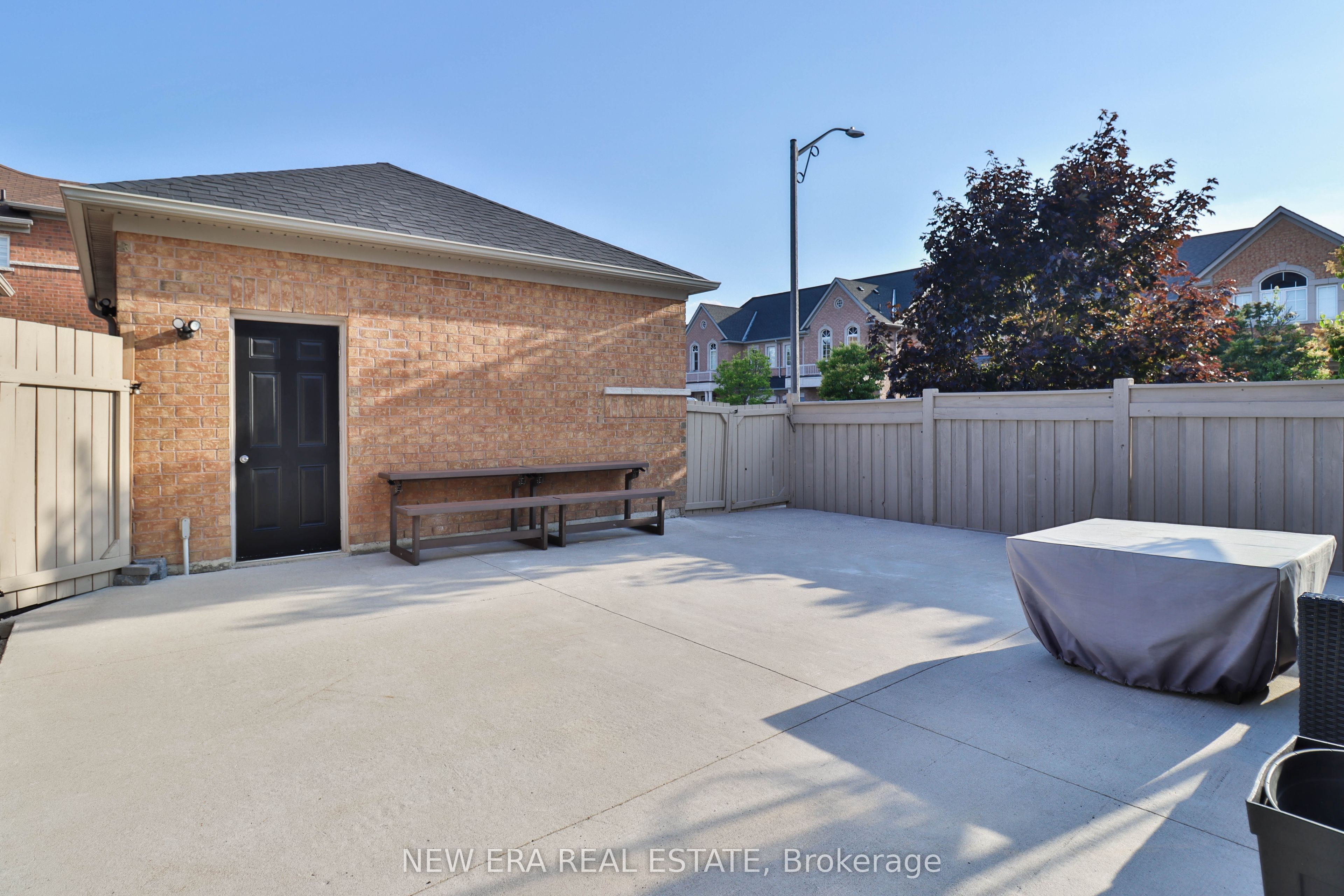 331 Davos Road Property Photo 20