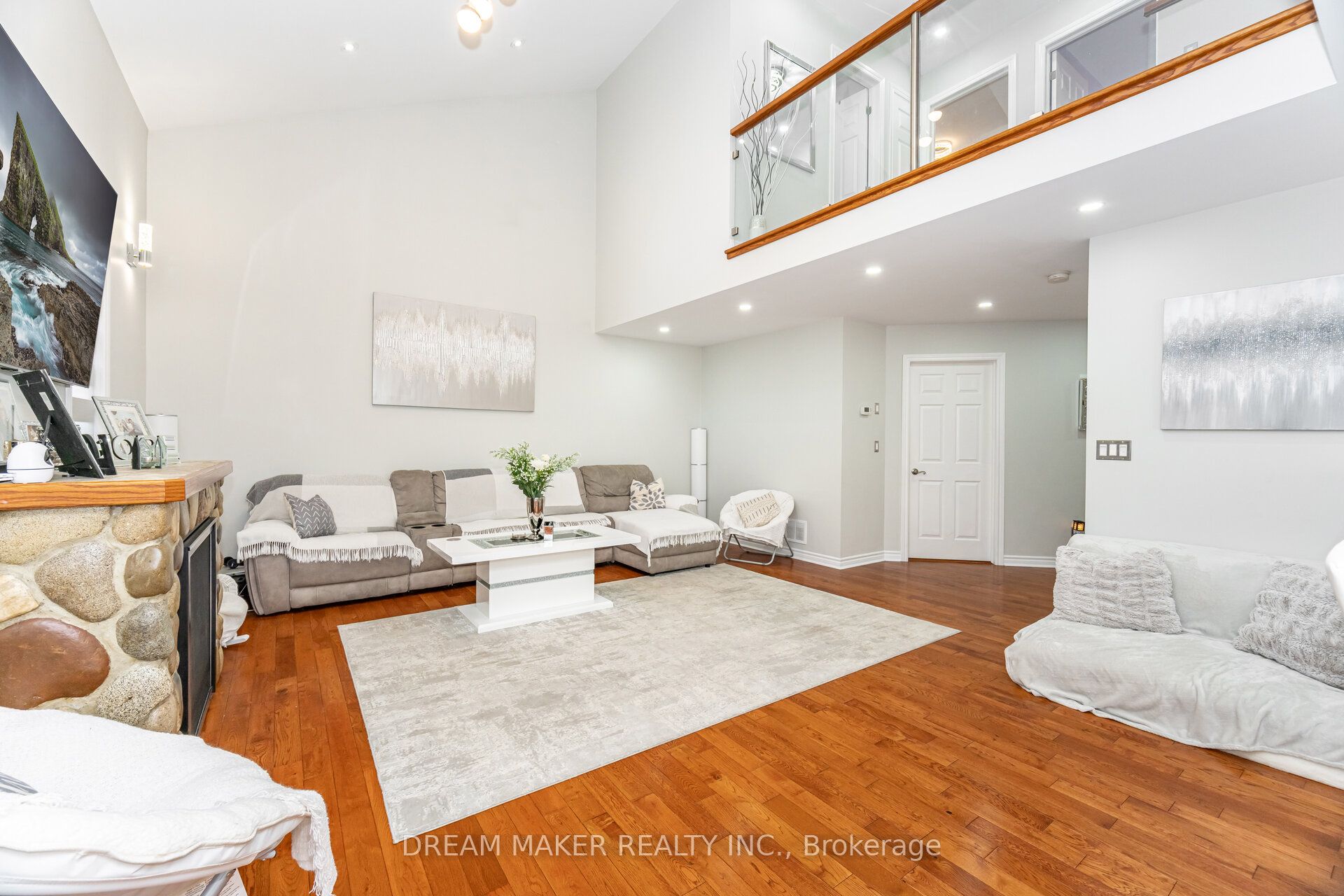 756 Third Avenue Property Photo 10