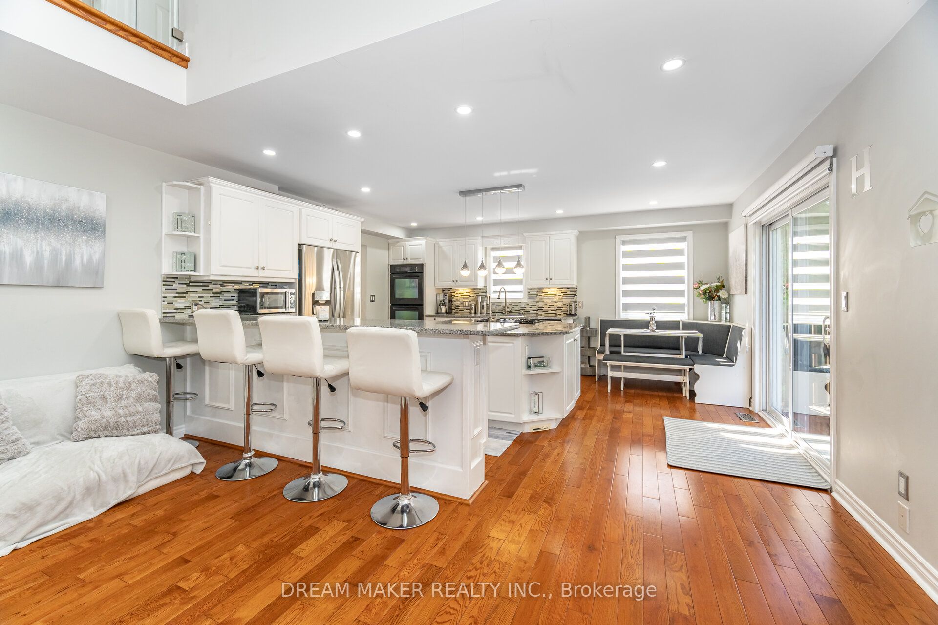 756 Third Avenue Property Photo 13