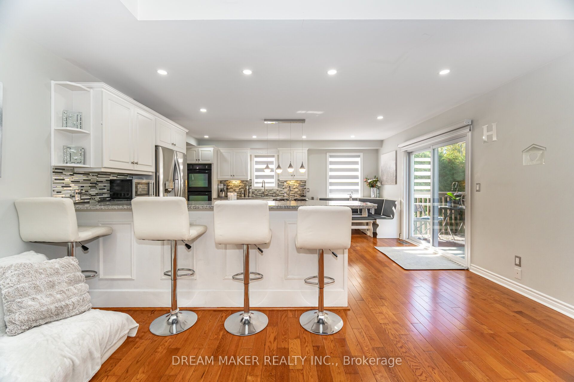 756 Third Avenue Property Photo 14