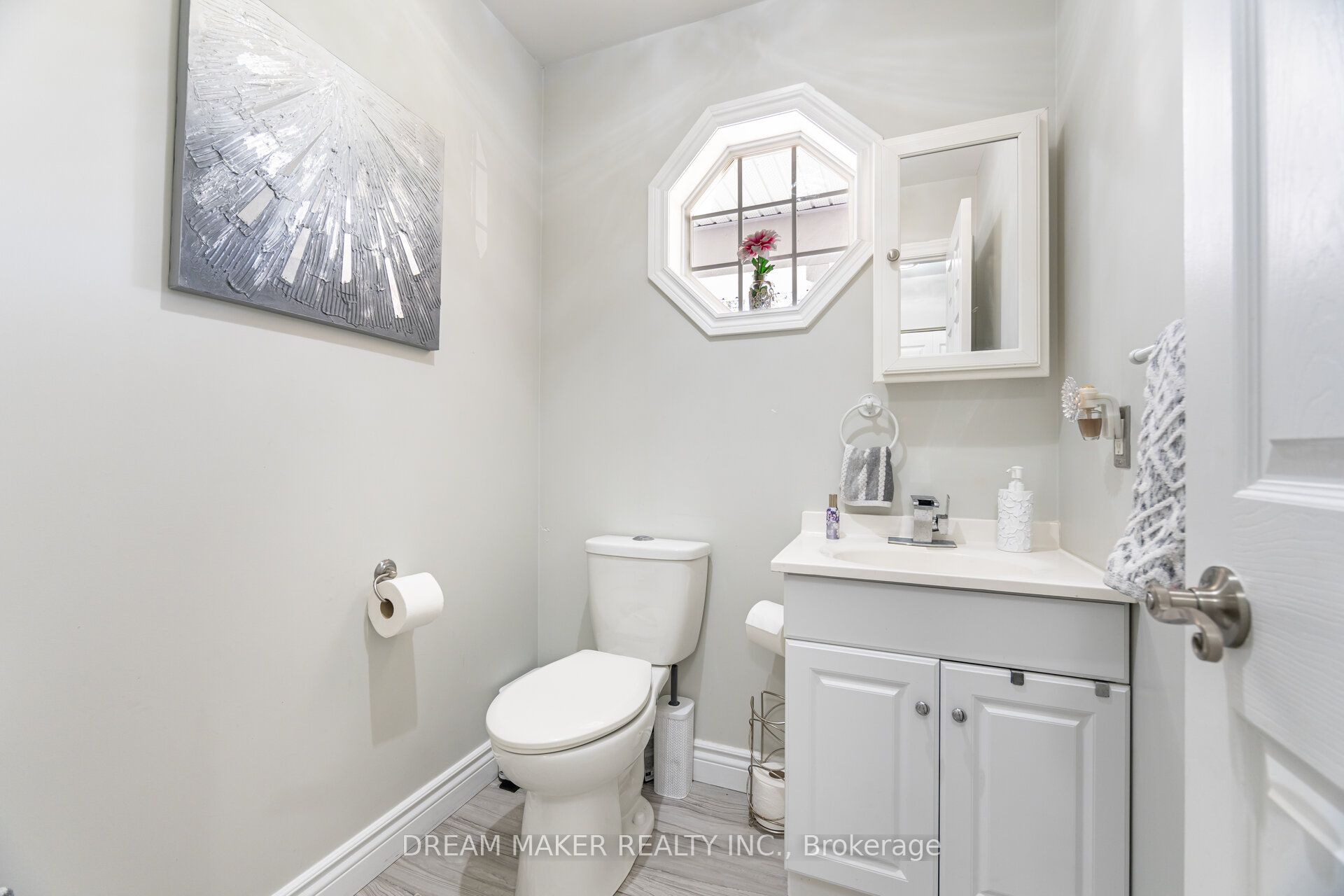 756 Third Avenue Property Photo 23