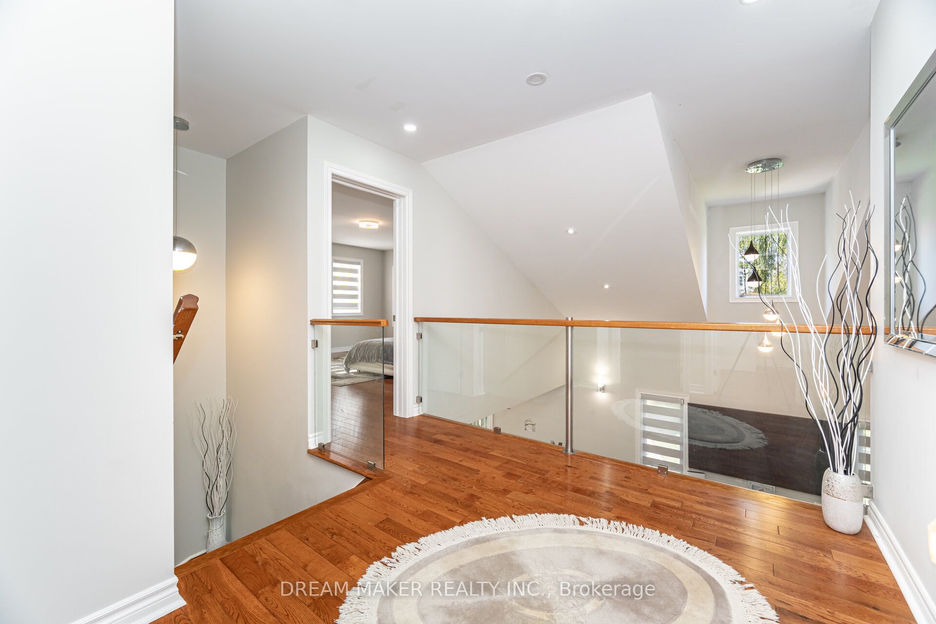 756 Third Avenue Property Photo 25