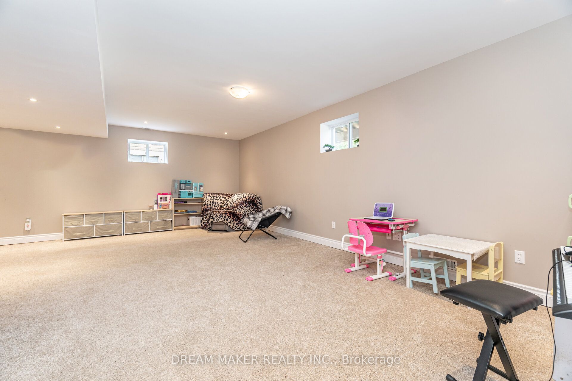 756 Third Avenue Property Photo 39