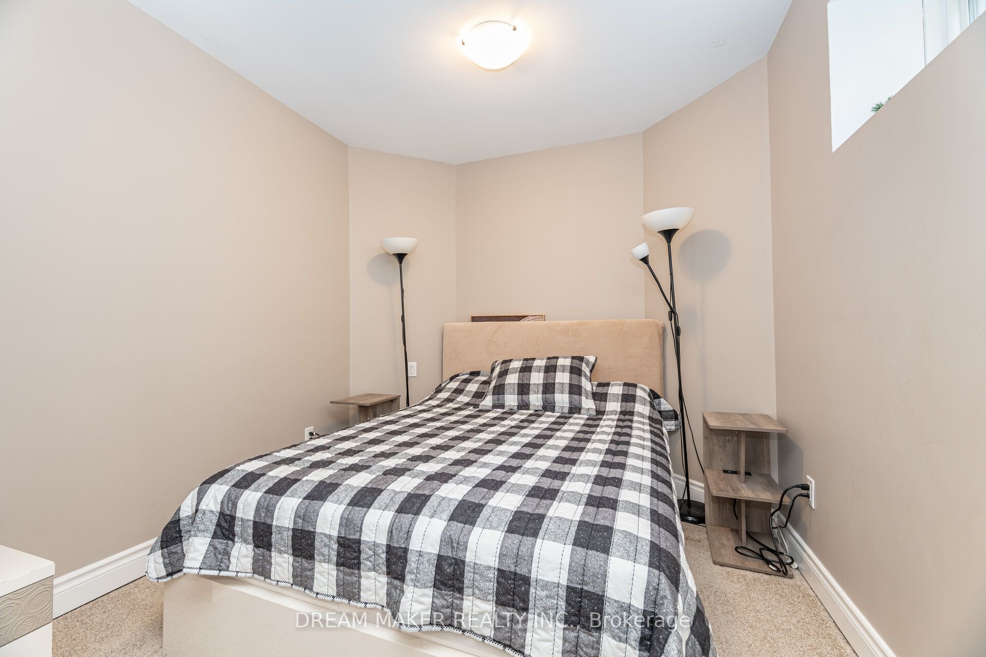756 Third Avenue Property Photo 41