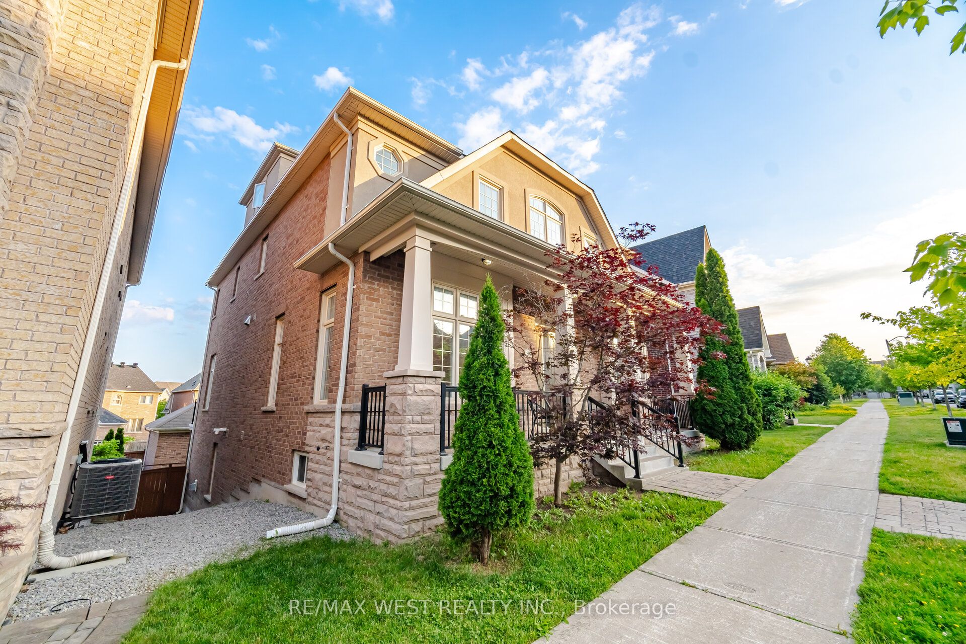 92 Glengordon Crescent Property Photo 5