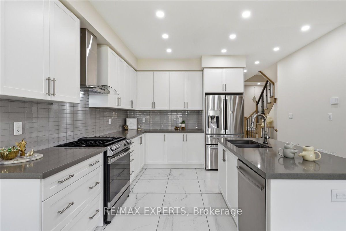 68 Lorne Thomas Place Property Photo 12