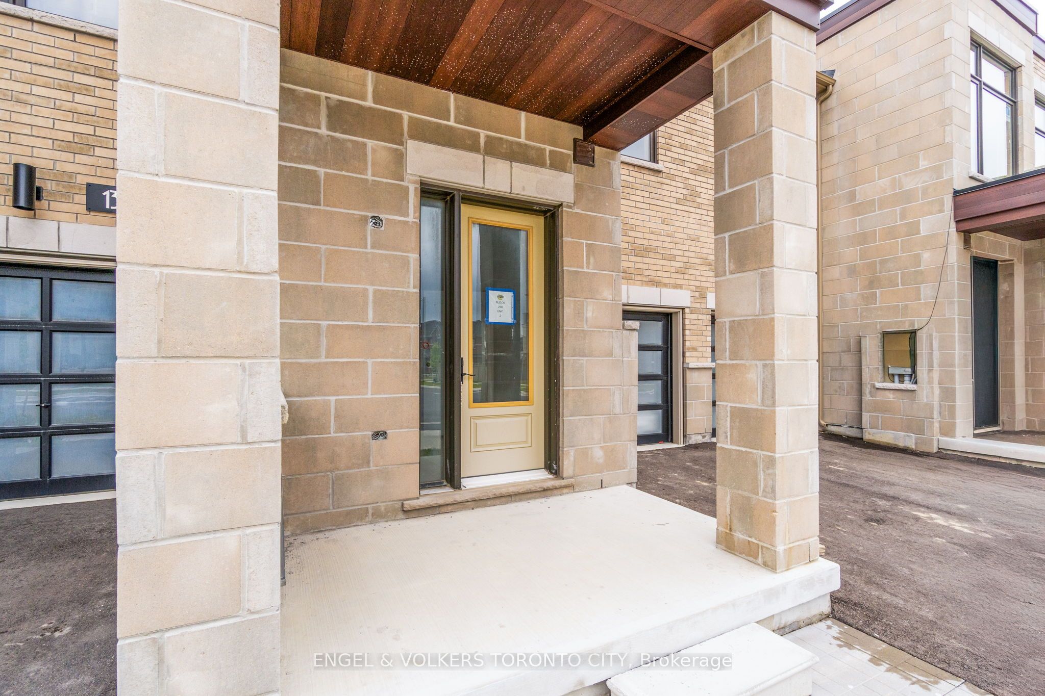 136 Mumbai Drive Property Photo 6