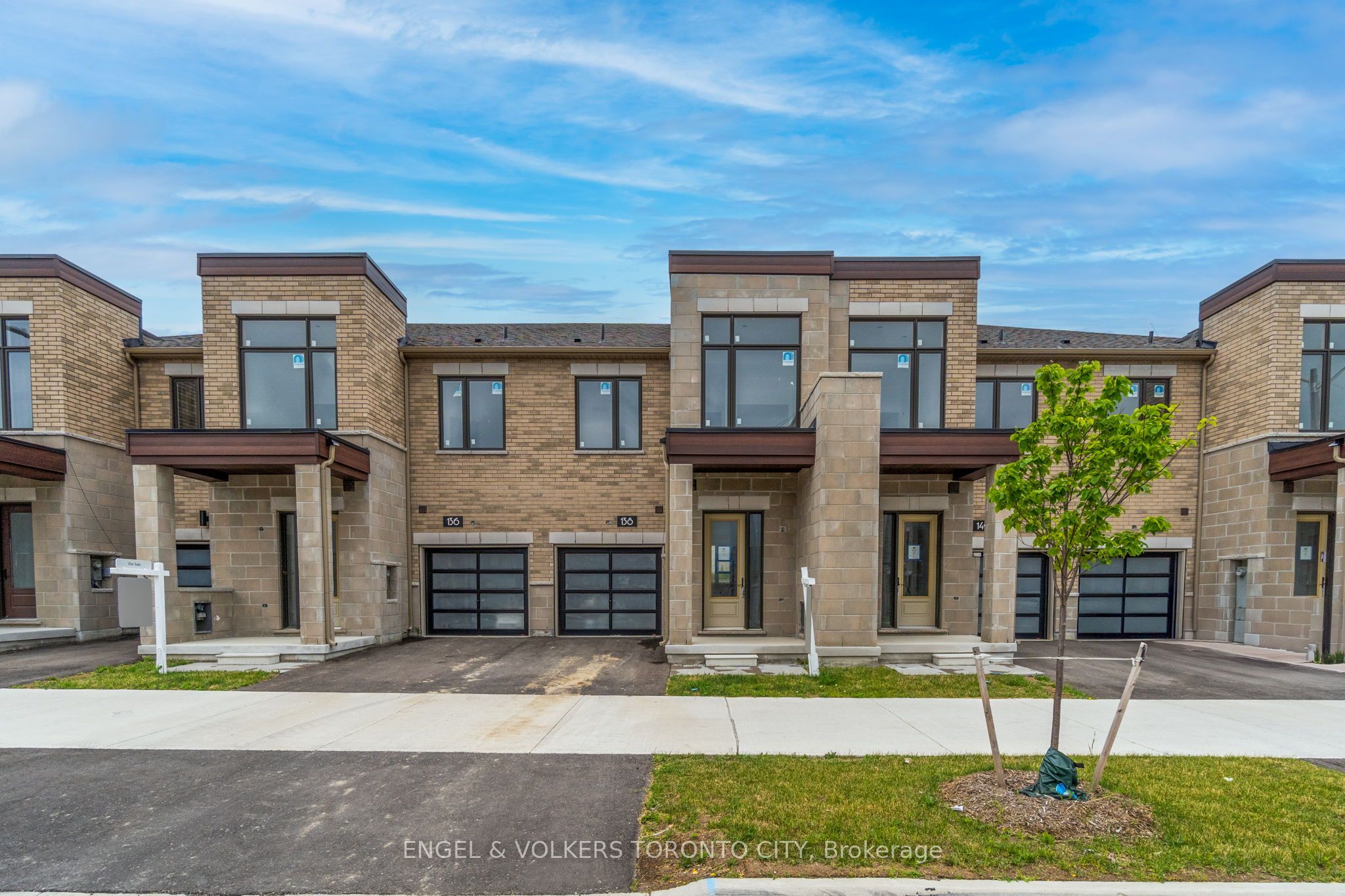 138 Mumbai Drive Property Photo 4