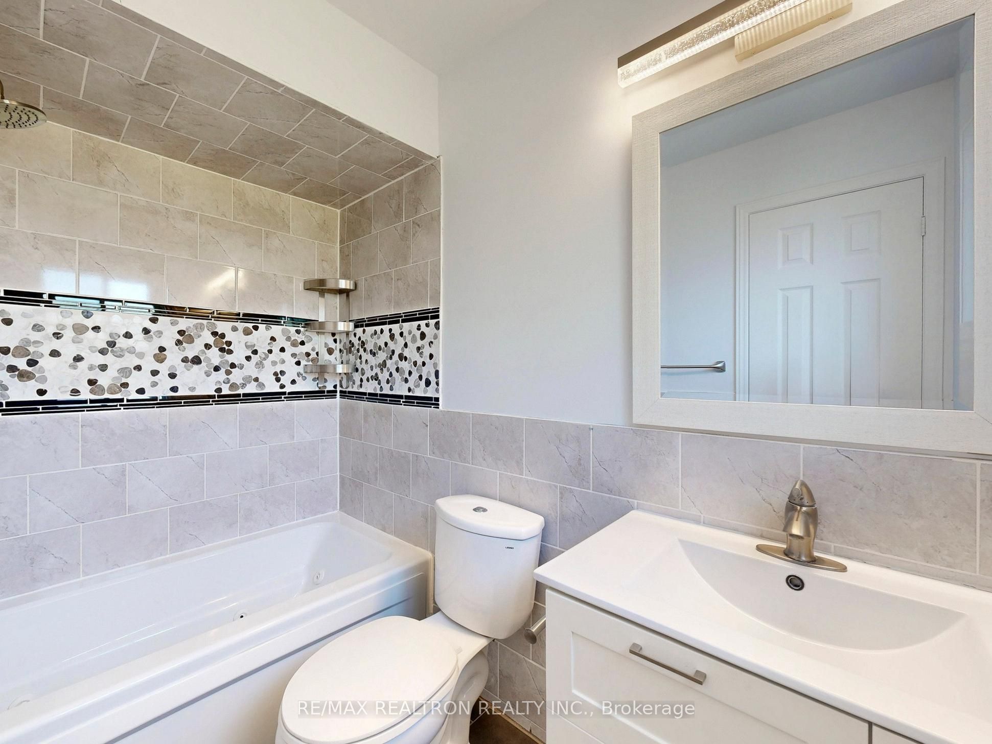 558 Willowick Drive Property Photo 27