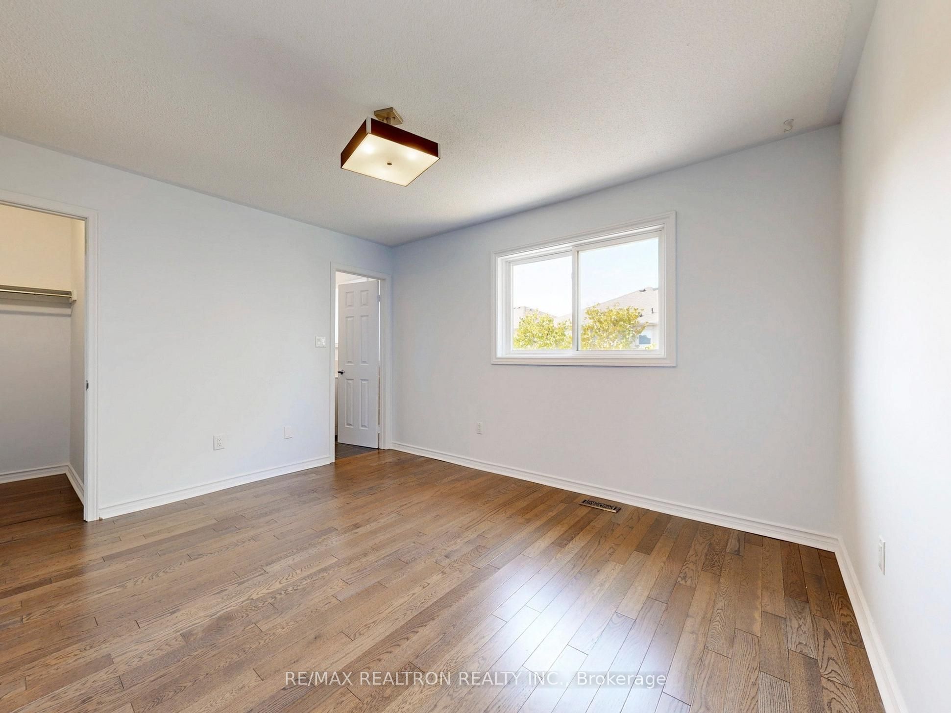 558 Willowick Drive Property Photo 30