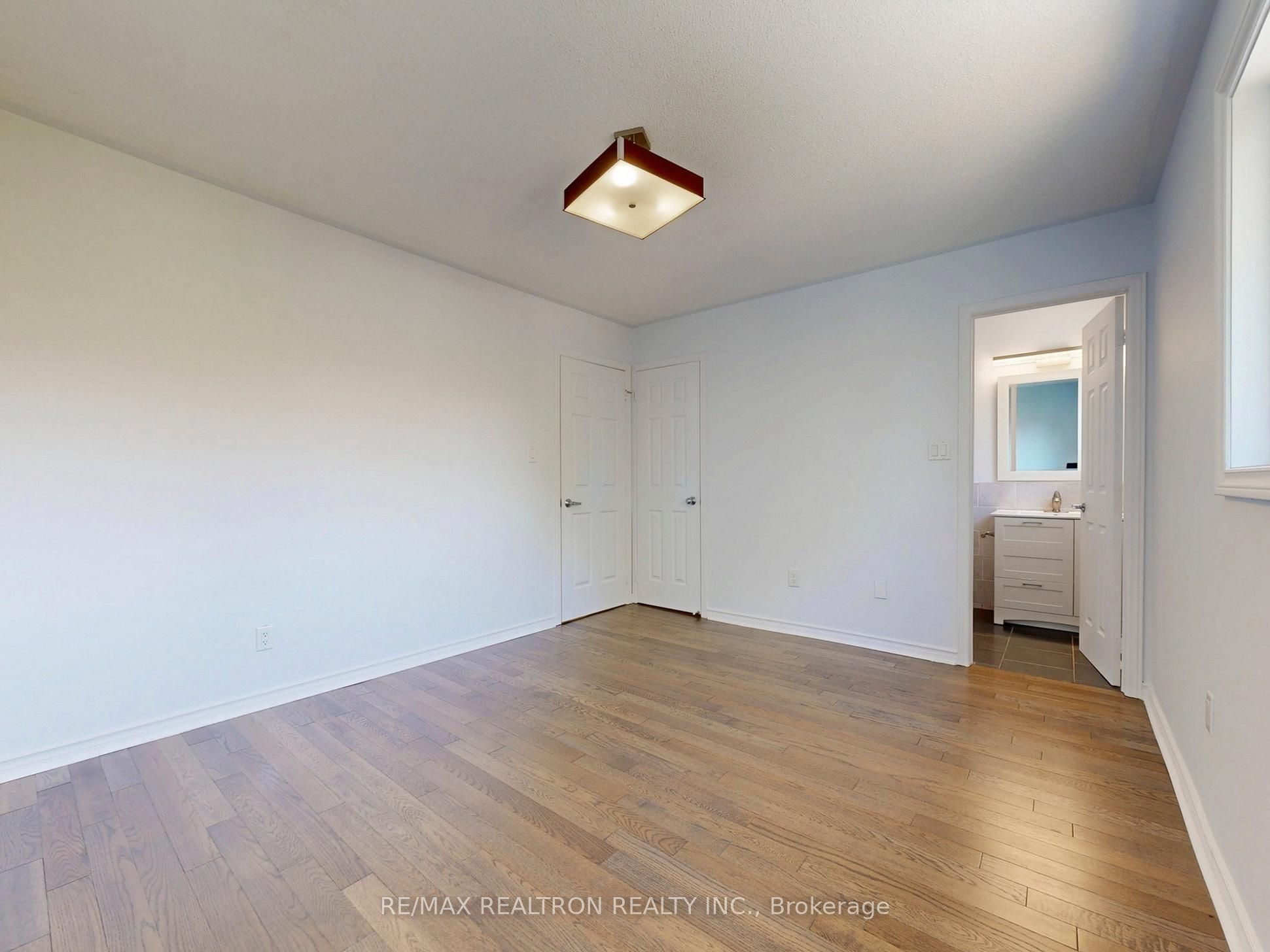 558 Willowick Drive Property Photo 31
