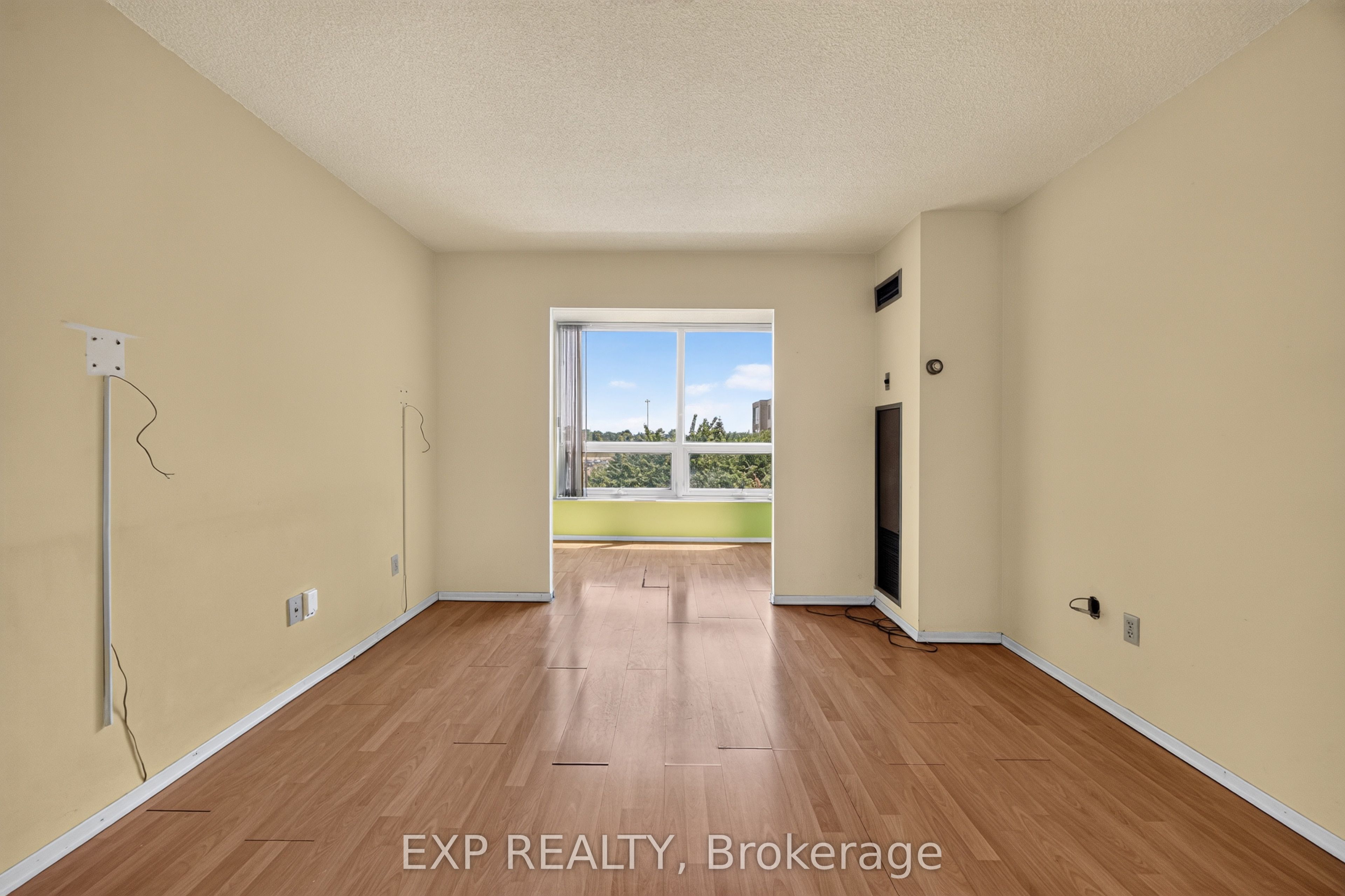 326 Major Mackenzie Drive E 716 Property Photo 6